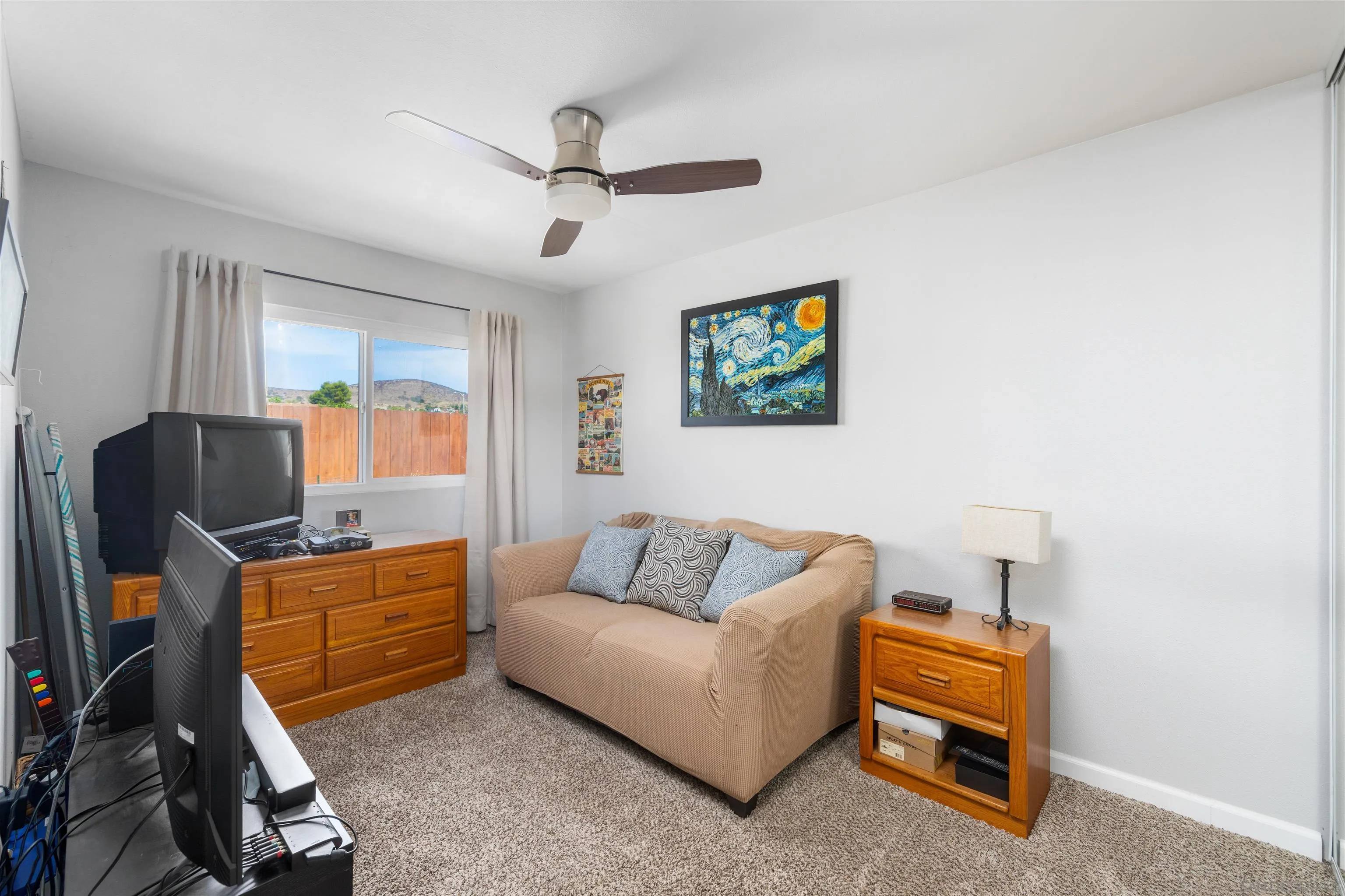 https://cdn.realtyfeed.com/cdn/127/260019563/4cd9a1969075b715a1f573b699cf737e.webp