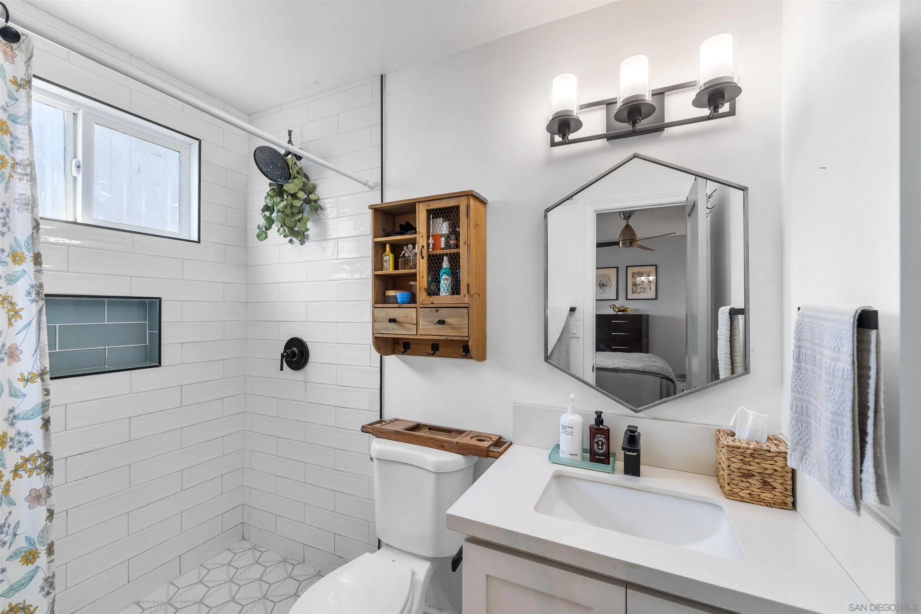 https://cdn.realtyfeed.com/cdn/127/260019563/662fd8b4237cc25a461fe89d8ff47726.webp