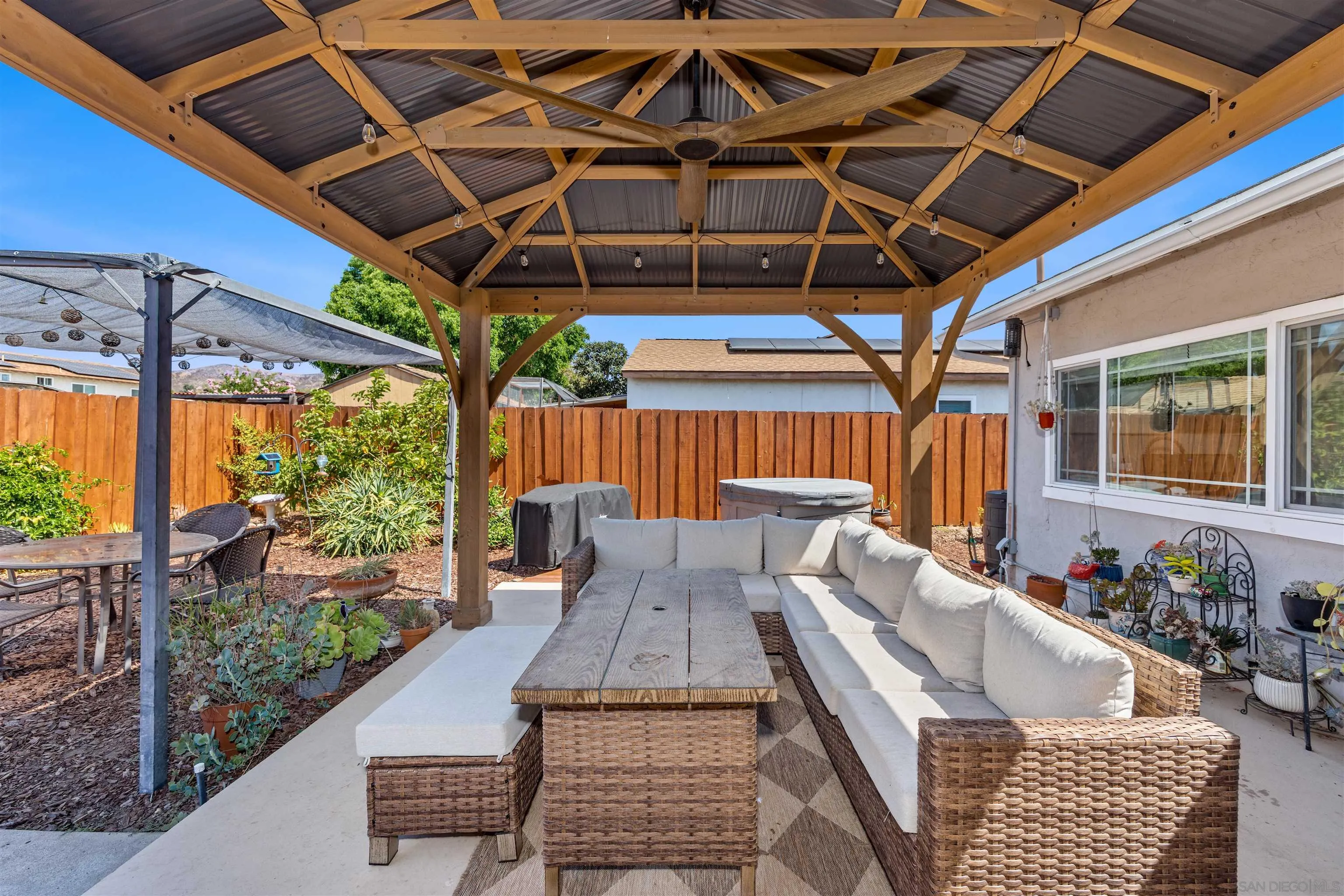 https://cdn.realtyfeed.com/cdn/127/260019563/a9f882d73f52f4716d37f2dc6284b4fa.webp