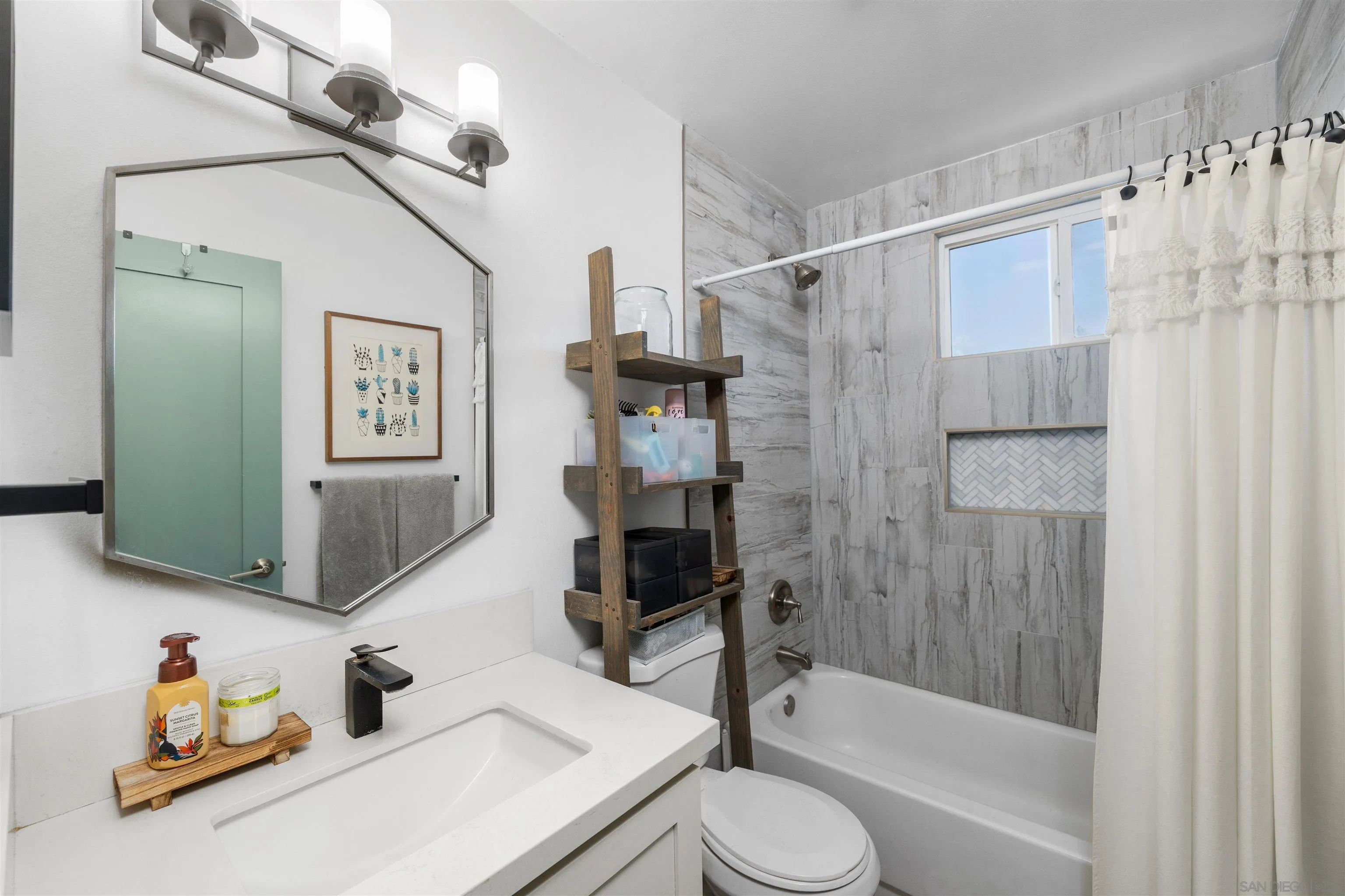 https://cdn.realtyfeed.com/cdn/127/260019563/e3dea4e955ab3bc65c0b93d560799bdc.webp