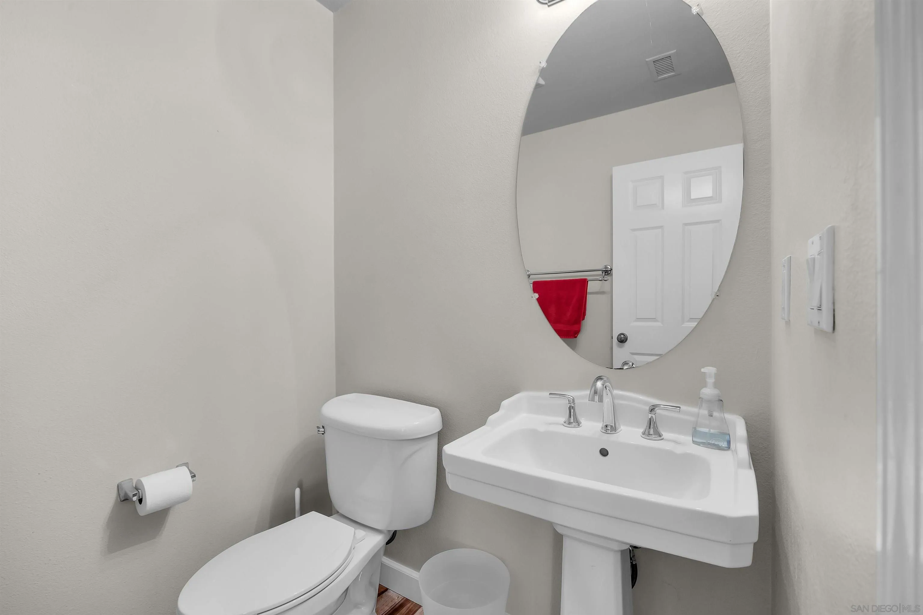 https://cdn.realtyfeed.com/cdn/127/260019564/2fa5ccb98401cc3d14a2fca3122f994b.webp