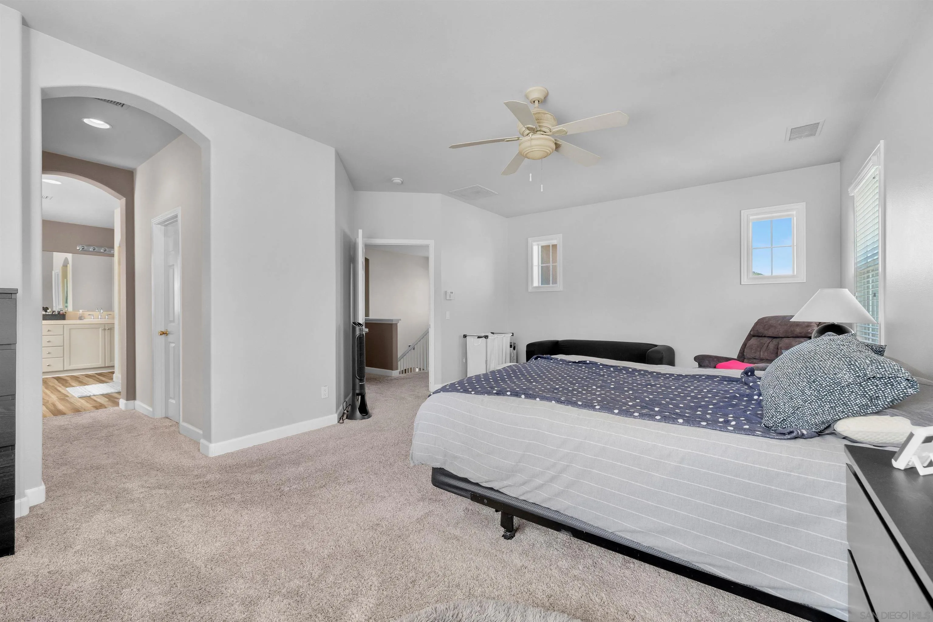 https://cdn.realtyfeed.com/cdn/127/260019564/bb11bb48fdea8bf47c5d1dd8ad1fe0b0.webp