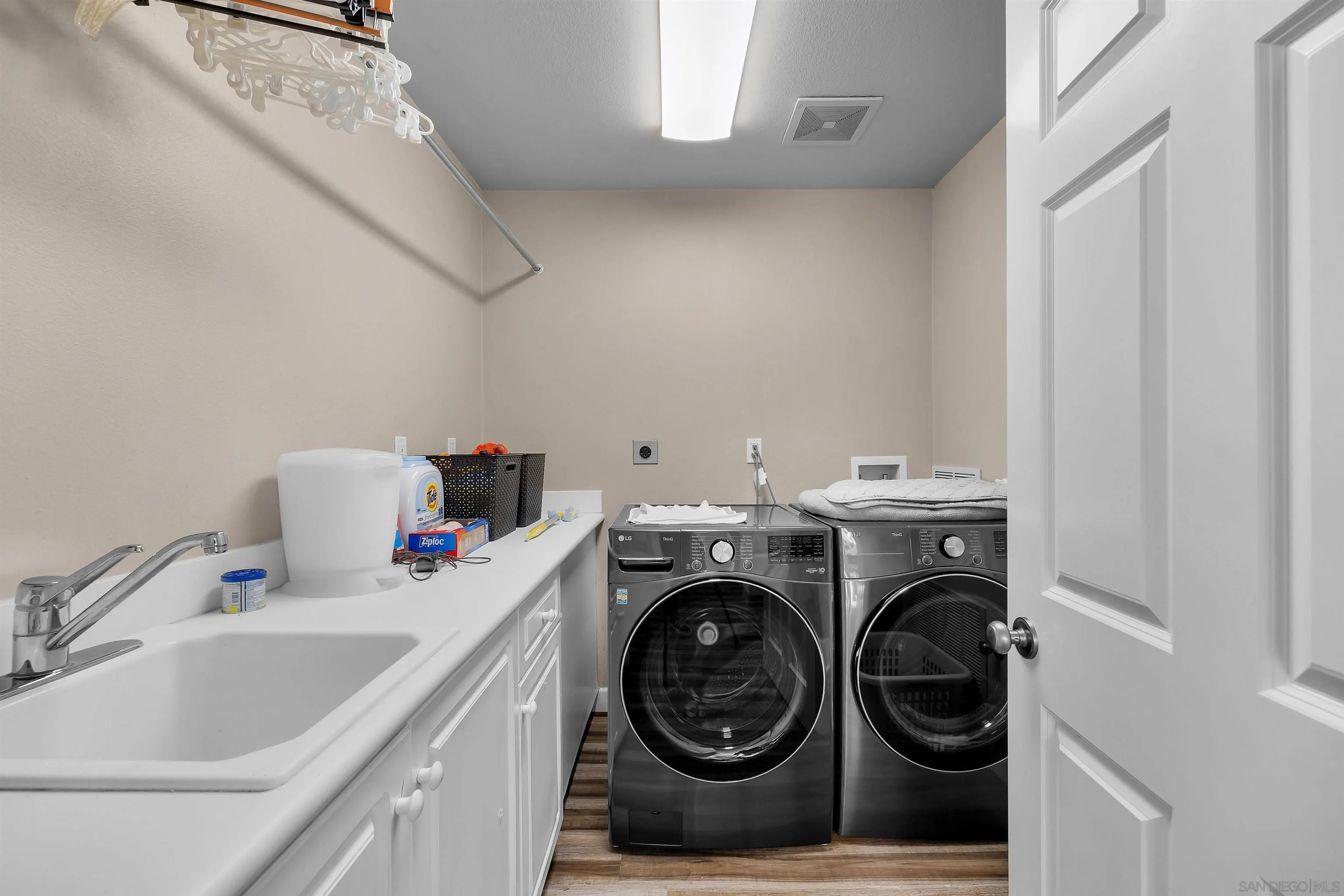 https://cdn.realtyfeed.com/cdn/127/260019564/d62364cb74e7f5613b0ed6c2bff24f51.webp