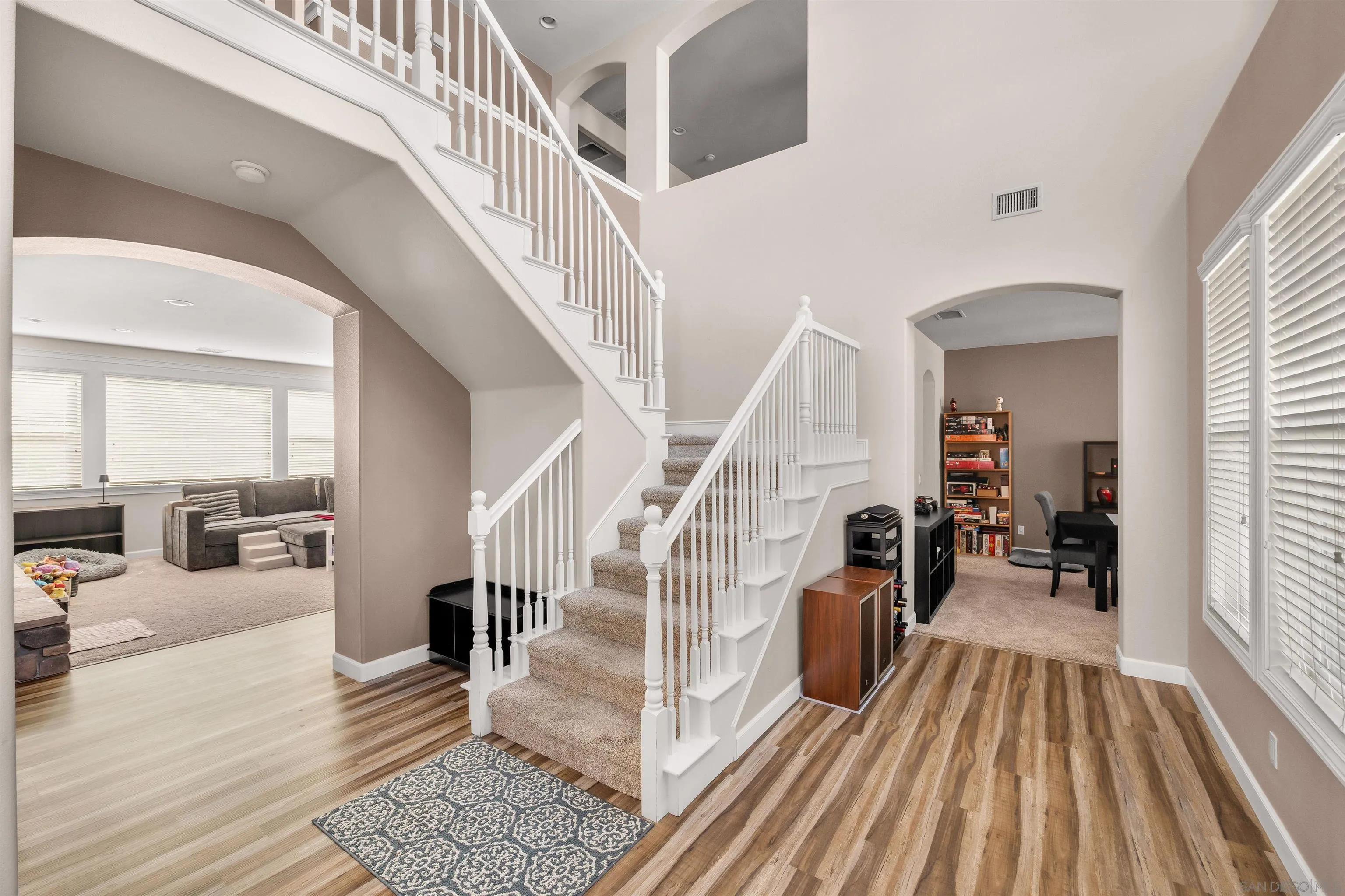 https://cdn.realtyfeed.com/cdn/127/260019564/ebdff2fc2aa85712c7b3dc17dc507e59.webp