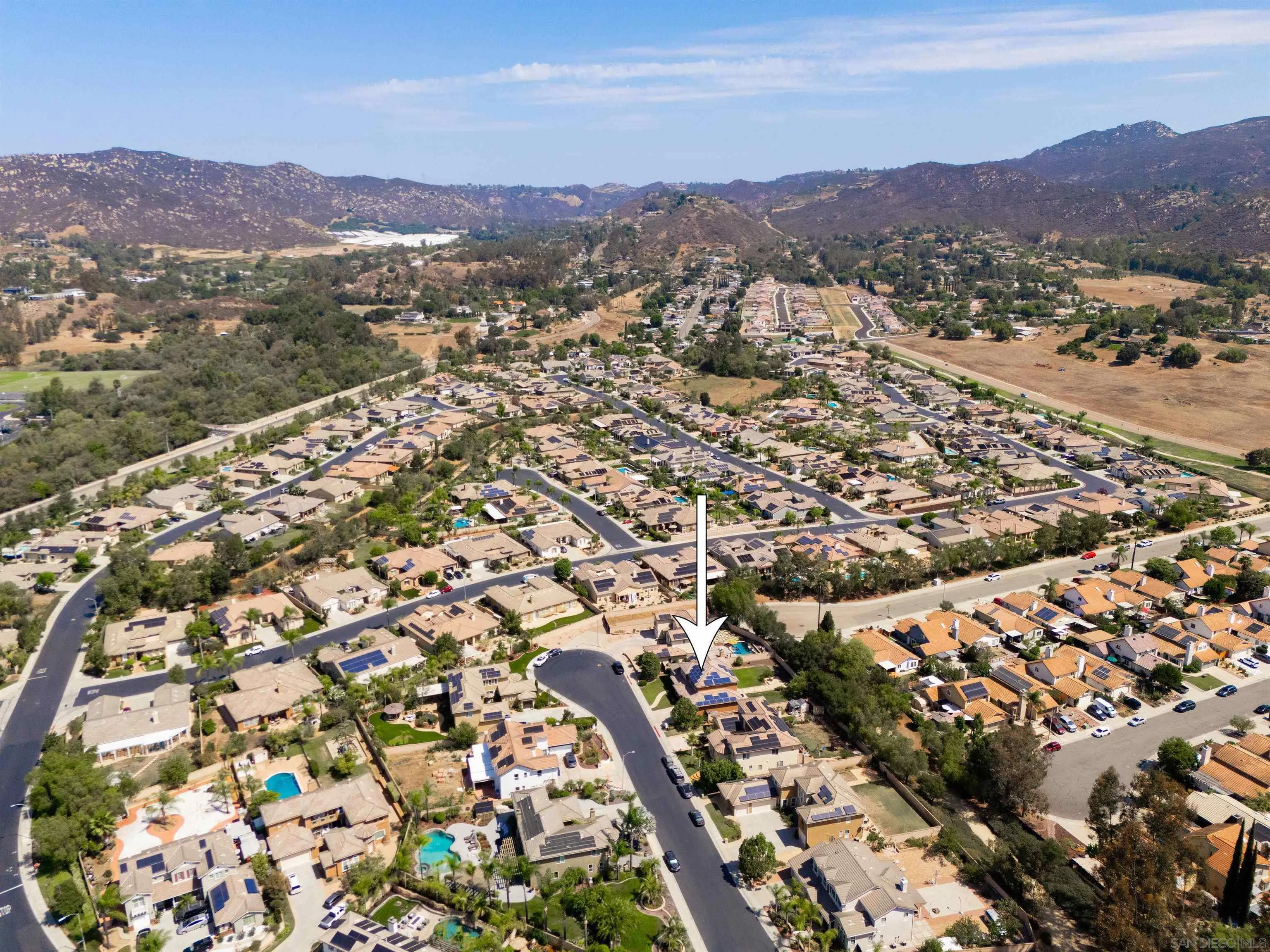 https://cdn.realtyfeed.com/cdn/127/260019564/f02eda18c74bc7f9cad994686ace9f67.webp