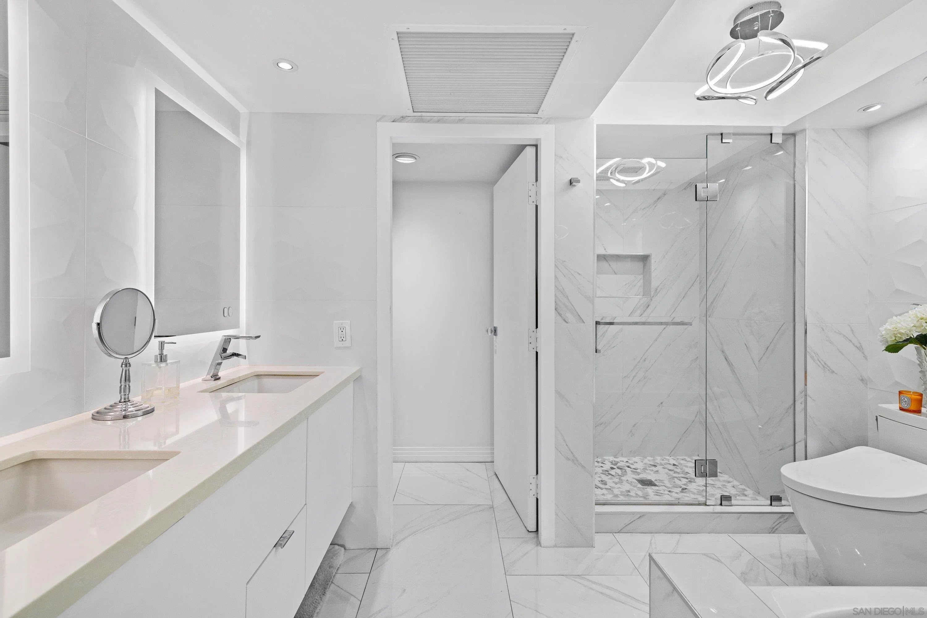 https://cdn.realtyfeed.com/cdn/127/260019566/0f6deaec7511e1c3aa0cac772ac8d041.webp