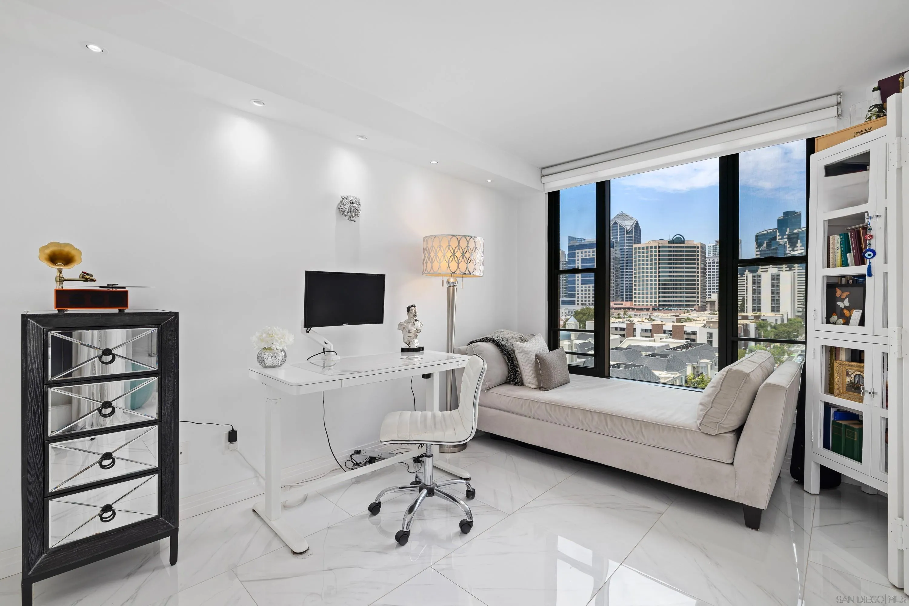https://cdn.realtyfeed.com/cdn/127/260019566/2118661180faeb8e6ba20401ac8b50d2.webp
