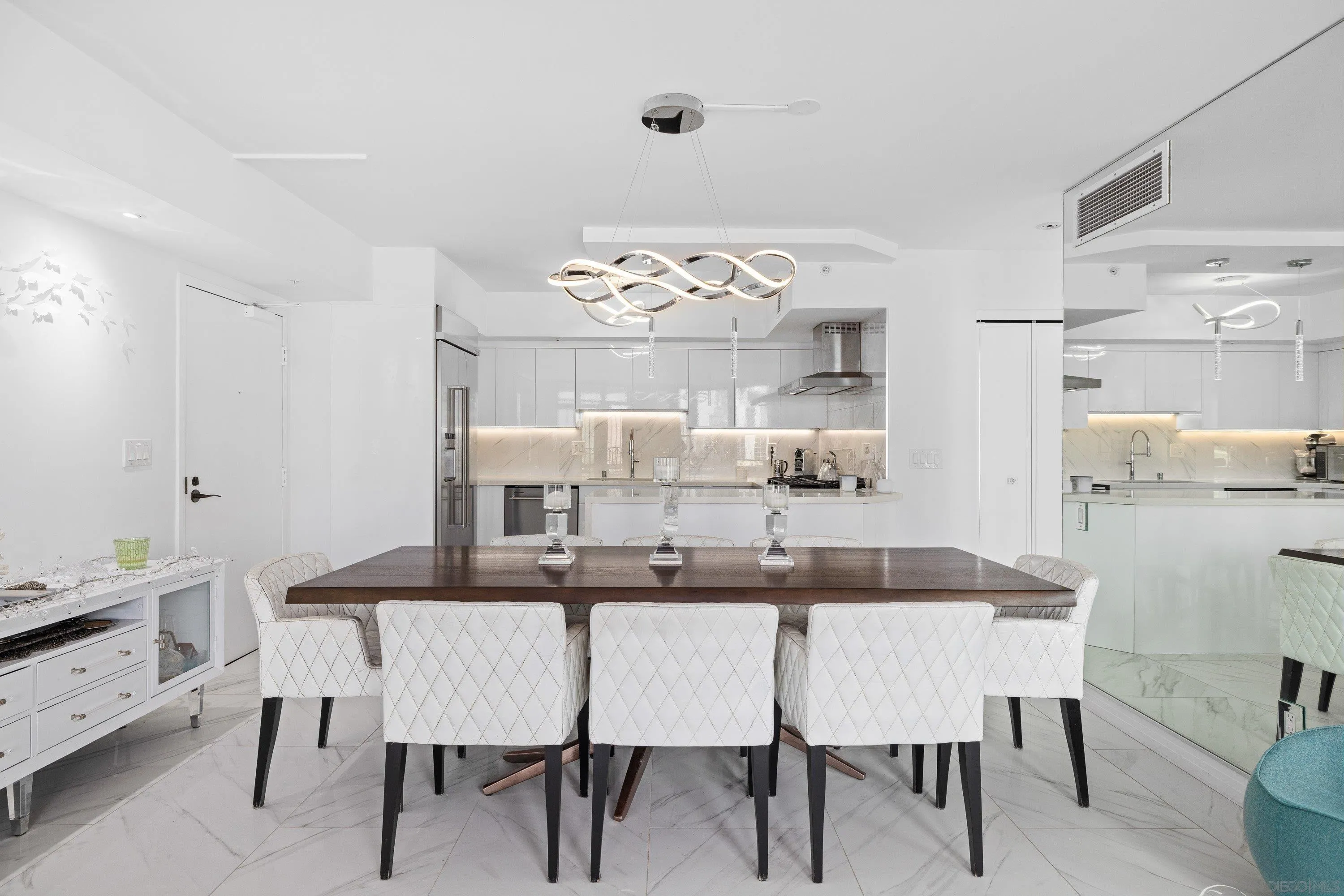 https://cdn.realtyfeed.com/cdn/127/260019566/291854be5665e329090e8d6e50578f95.webp