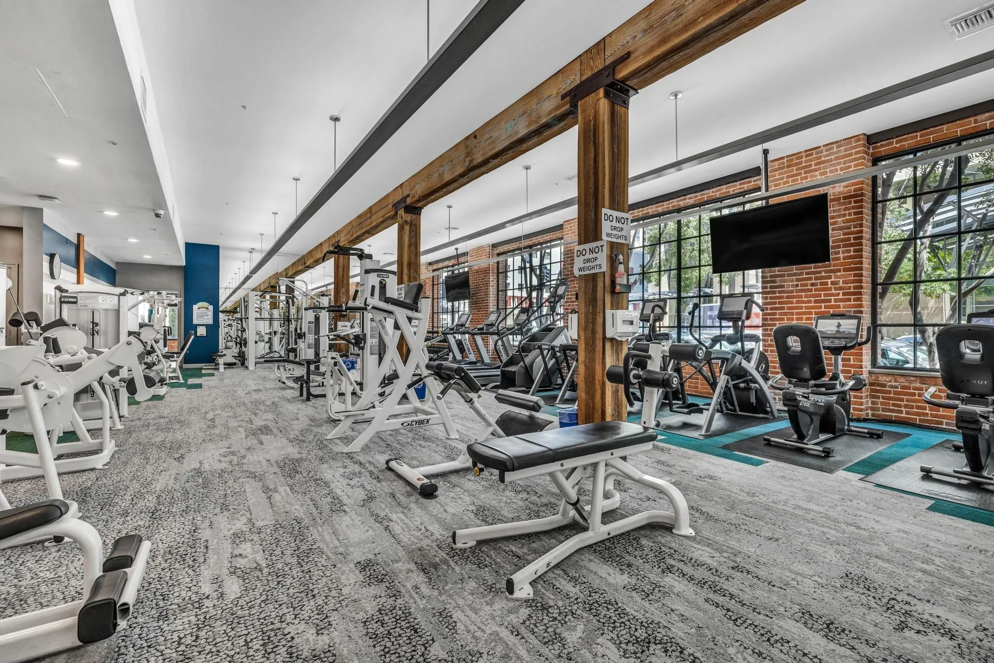 https://cdn.realtyfeed.com/cdn/127/260019566/2bbd2fae2e50c91a7aac3e1909a191c3.webp
