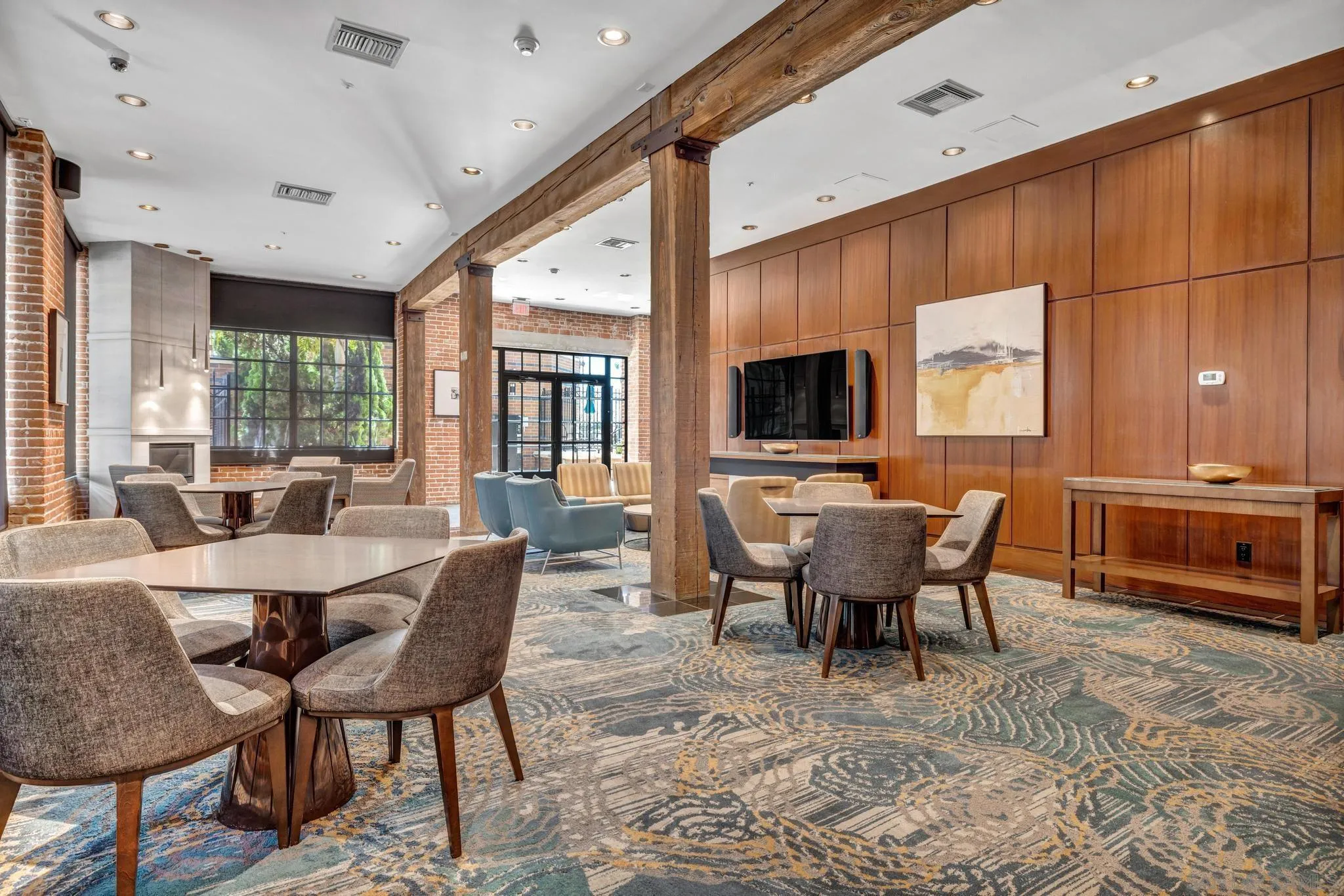 https://cdn.realtyfeed.com/cdn/127/260019566/4d3ecbf7023a438d1933500c3c09f5c9.webp