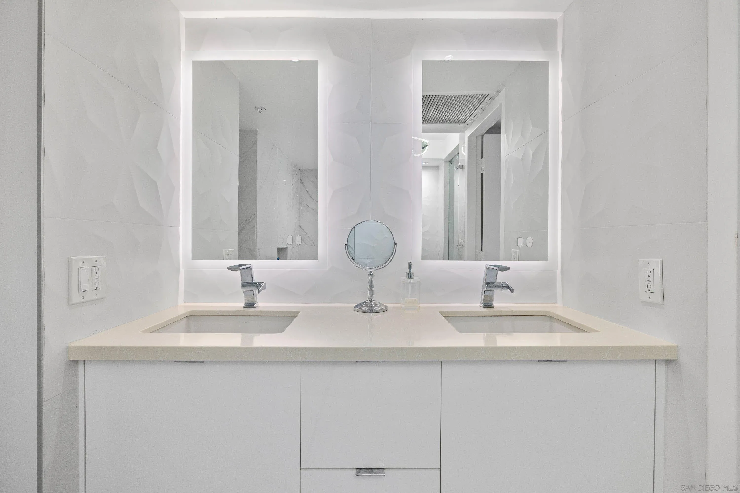 https://cdn.realtyfeed.com/cdn/127/260019566/4f92ea1609d1c00671c5fa7b43fe44e0.webp