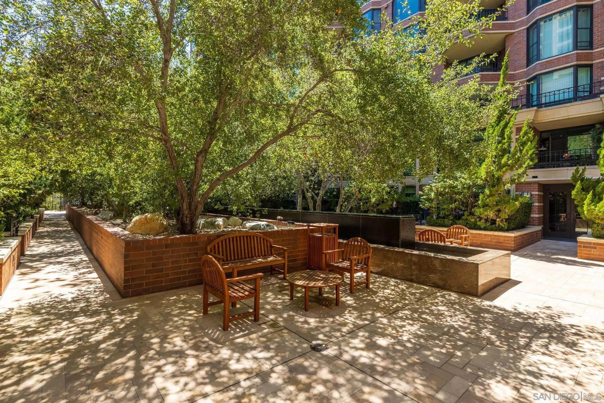https://cdn.realtyfeed.com/cdn/127/260019566/92d98999ae514196362ddf61b8cabea5.webp