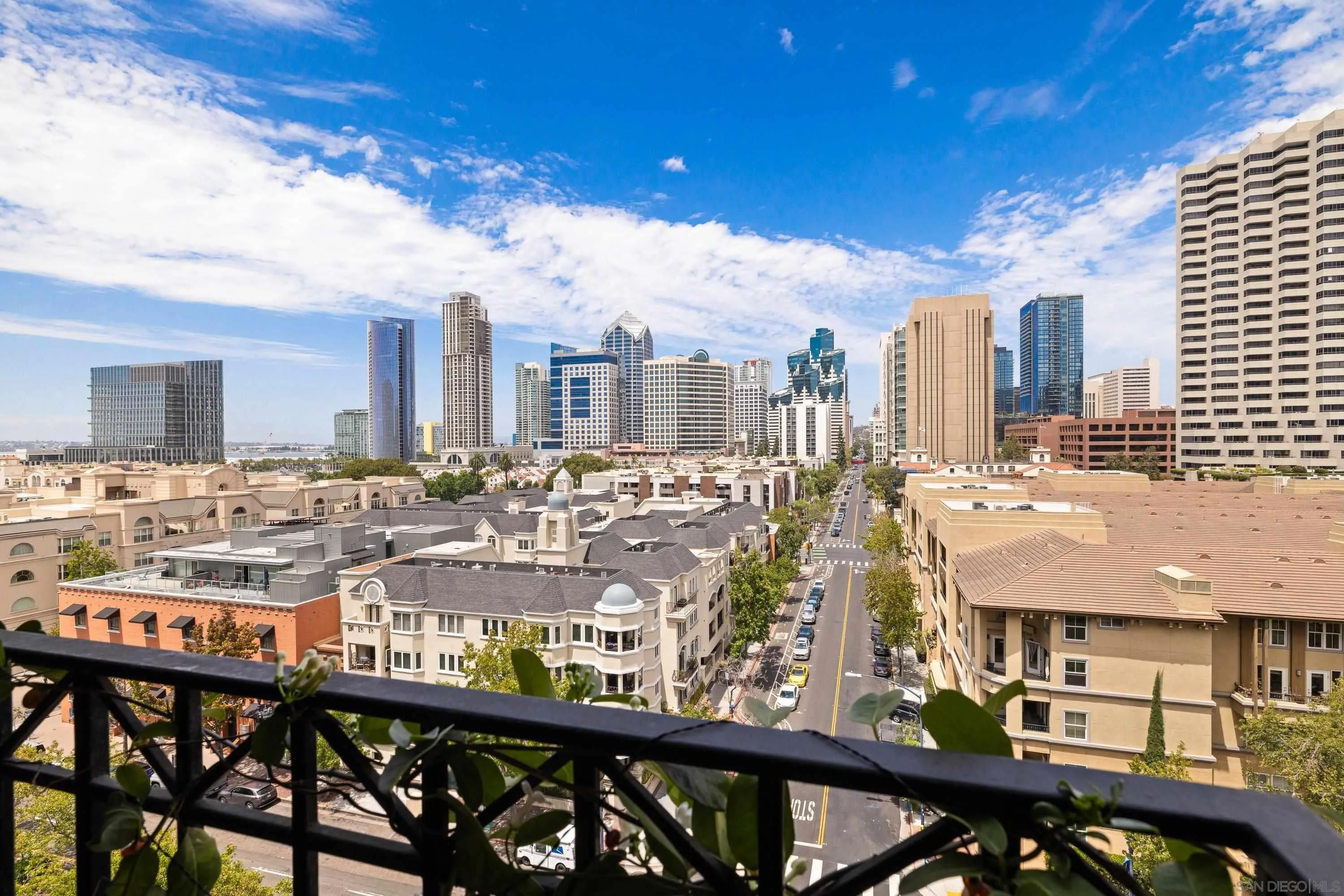 https://cdn.realtyfeed.com/cdn/127/260019566/f739d5e446a0fbd7c74b9436fe79213a.webp