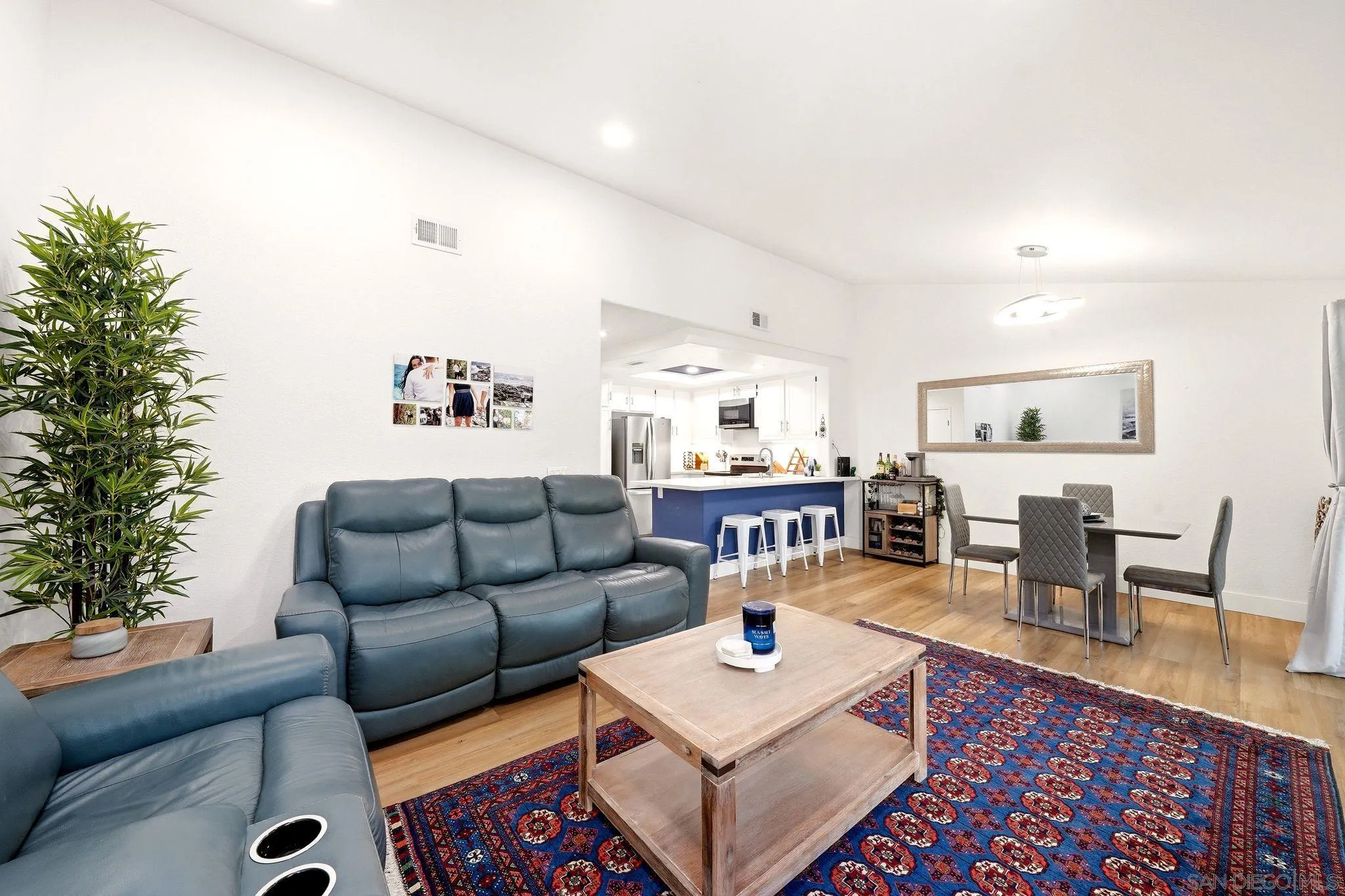 Photo #6: 260019567 Listing: Photo #6
