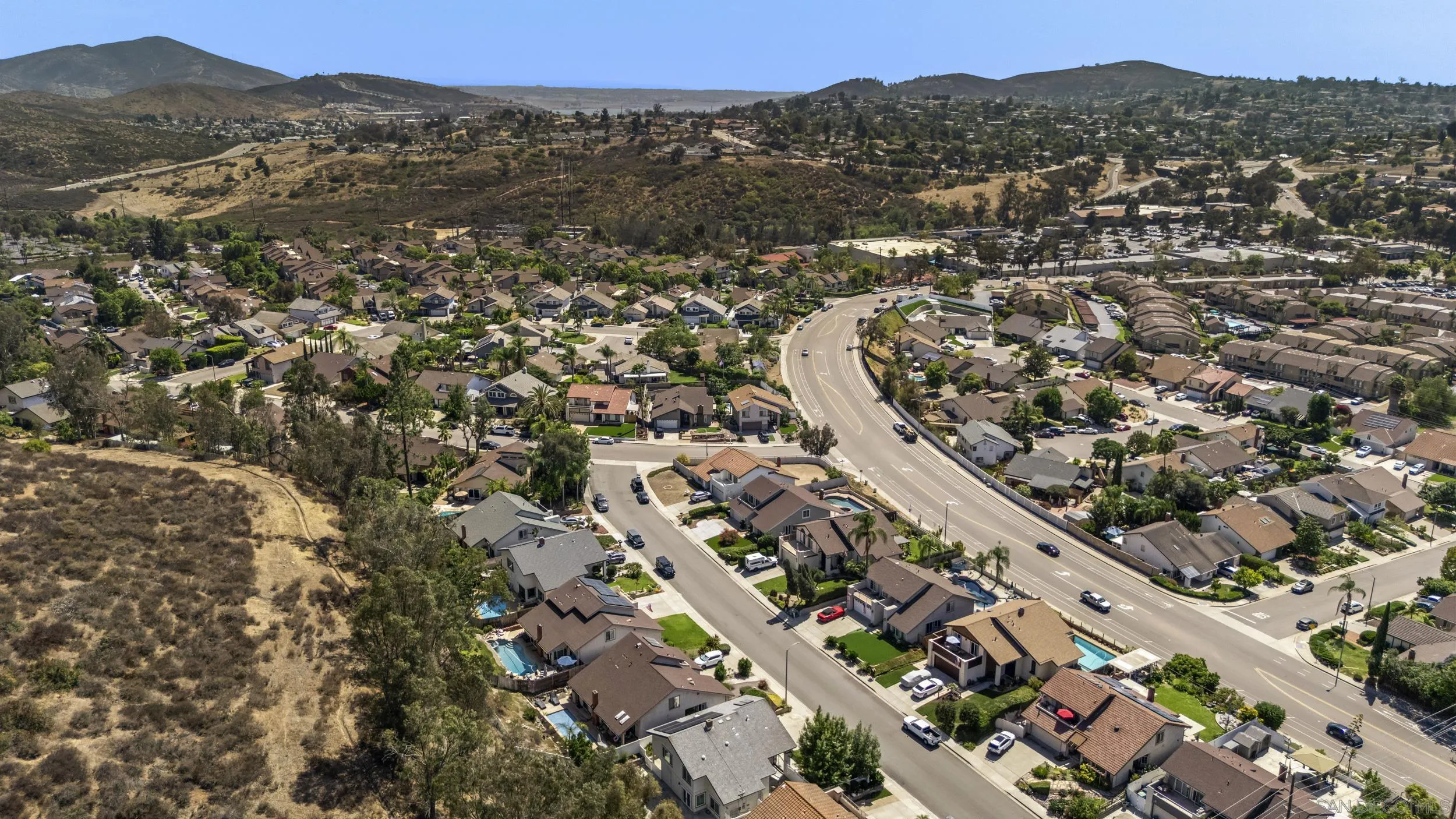 https://cdn.realtyfeed.com/cdn/127/260019568/000e7d71740b676f77159d9a847e3736.webp
