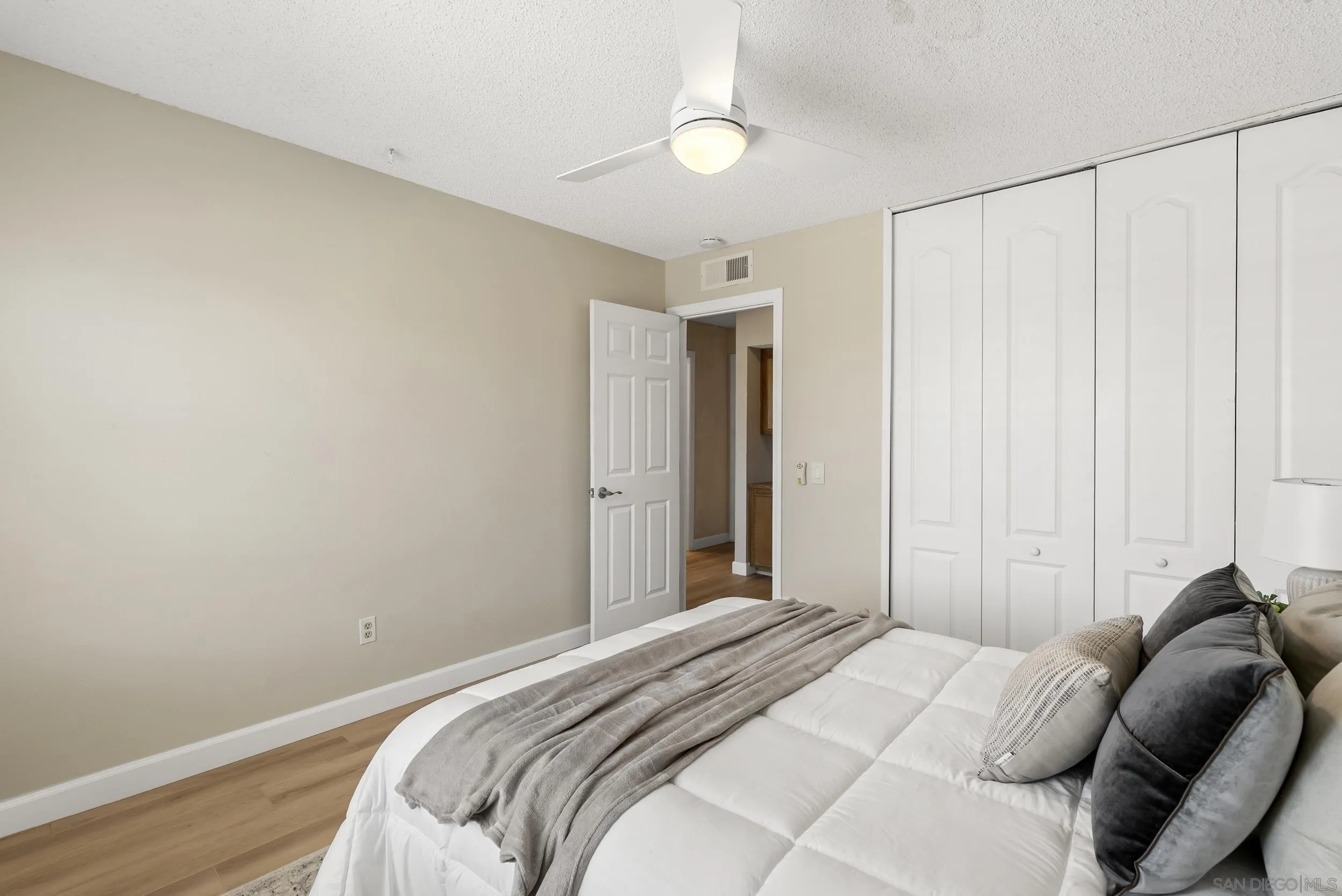 https://cdn.realtyfeed.com/cdn/127/260019568/13561150762f6bcc91c83c014ad5cdbd.webp
