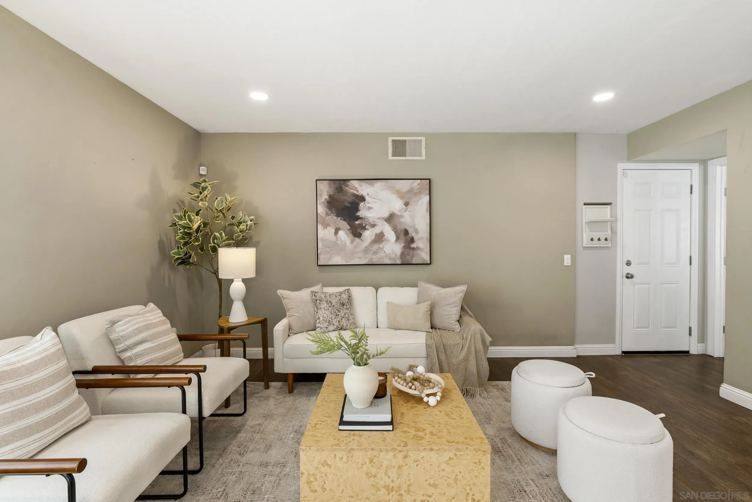 https://cdn.realtyfeed.com/cdn/127/260019568/3935b7de5c64b799105bfb1e8b21f433.webp
