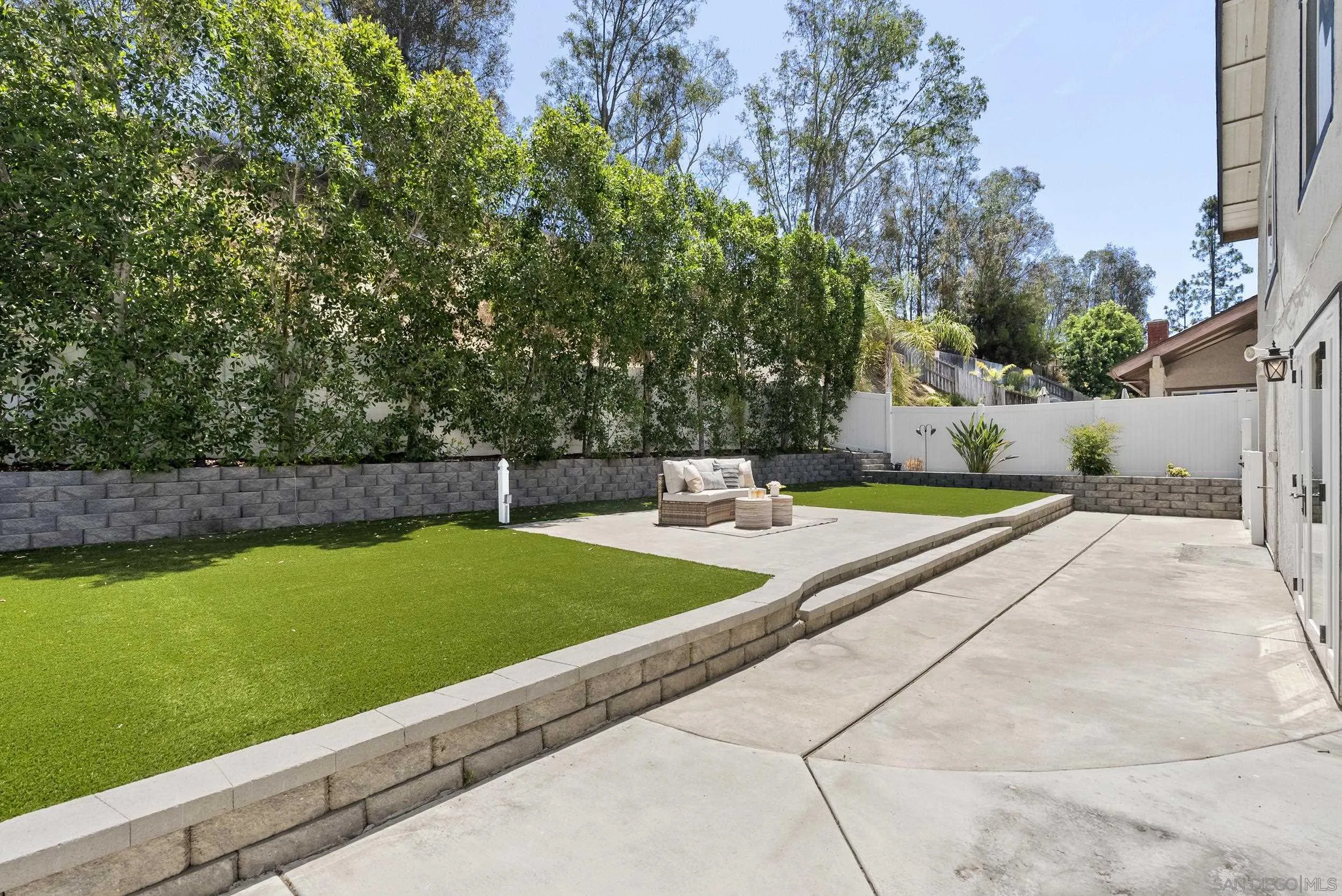 https://cdn.realtyfeed.com/cdn/127/260019568/50af22b4e87e0ac9982cc31743789c84.webp