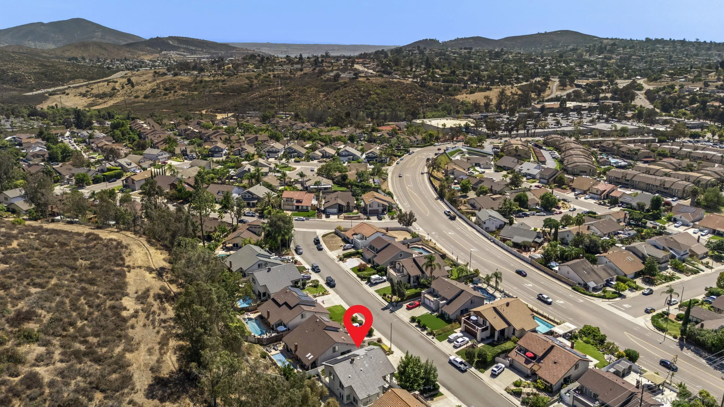 https://cdn.realtyfeed.com/cdn/127/260019568/72b7e32ff88aca5a372fda4caa3244a1.webp