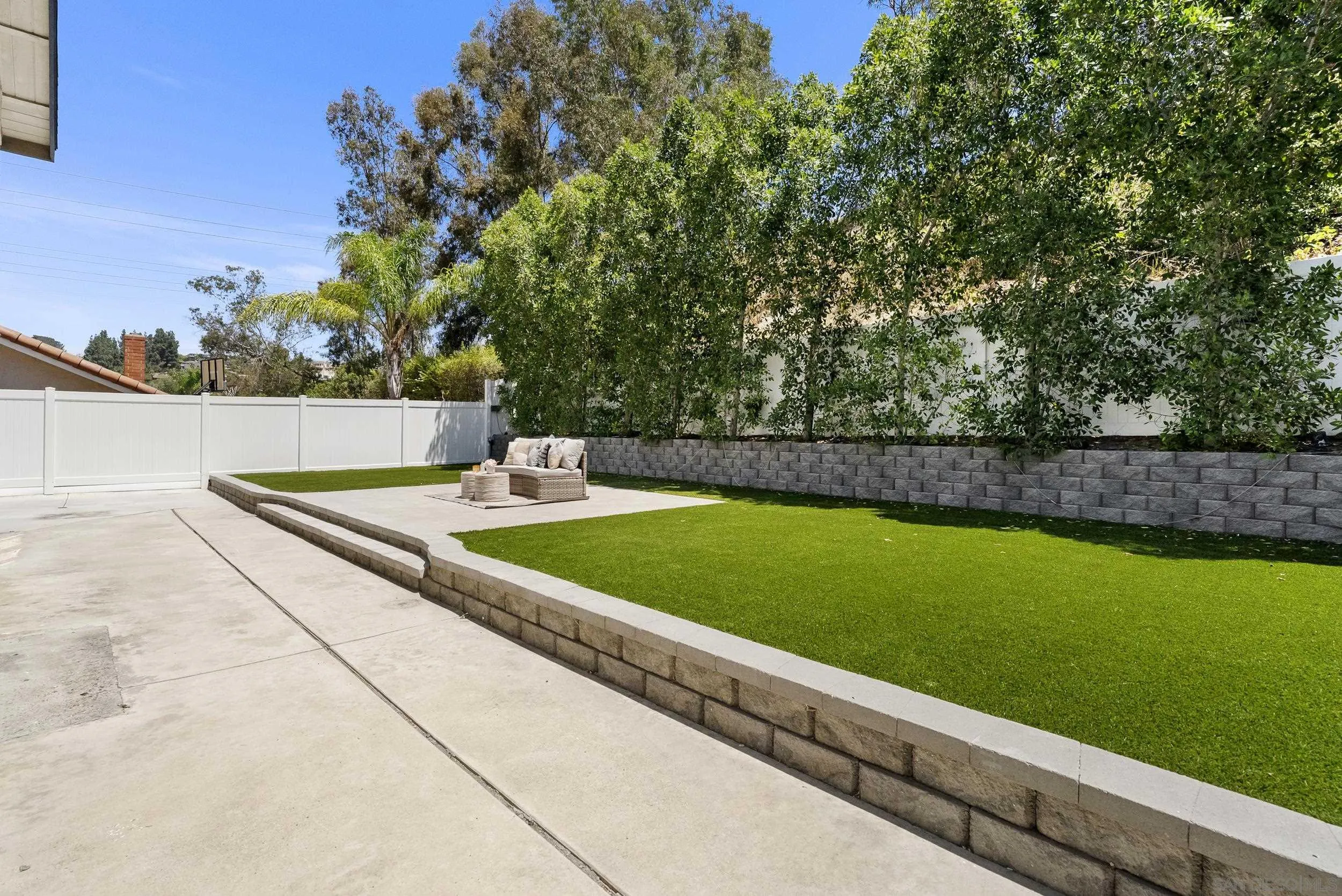 https://cdn.realtyfeed.com/cdn/127/260019568/933165e2a13945a3fa3308a96e231b2f.webp