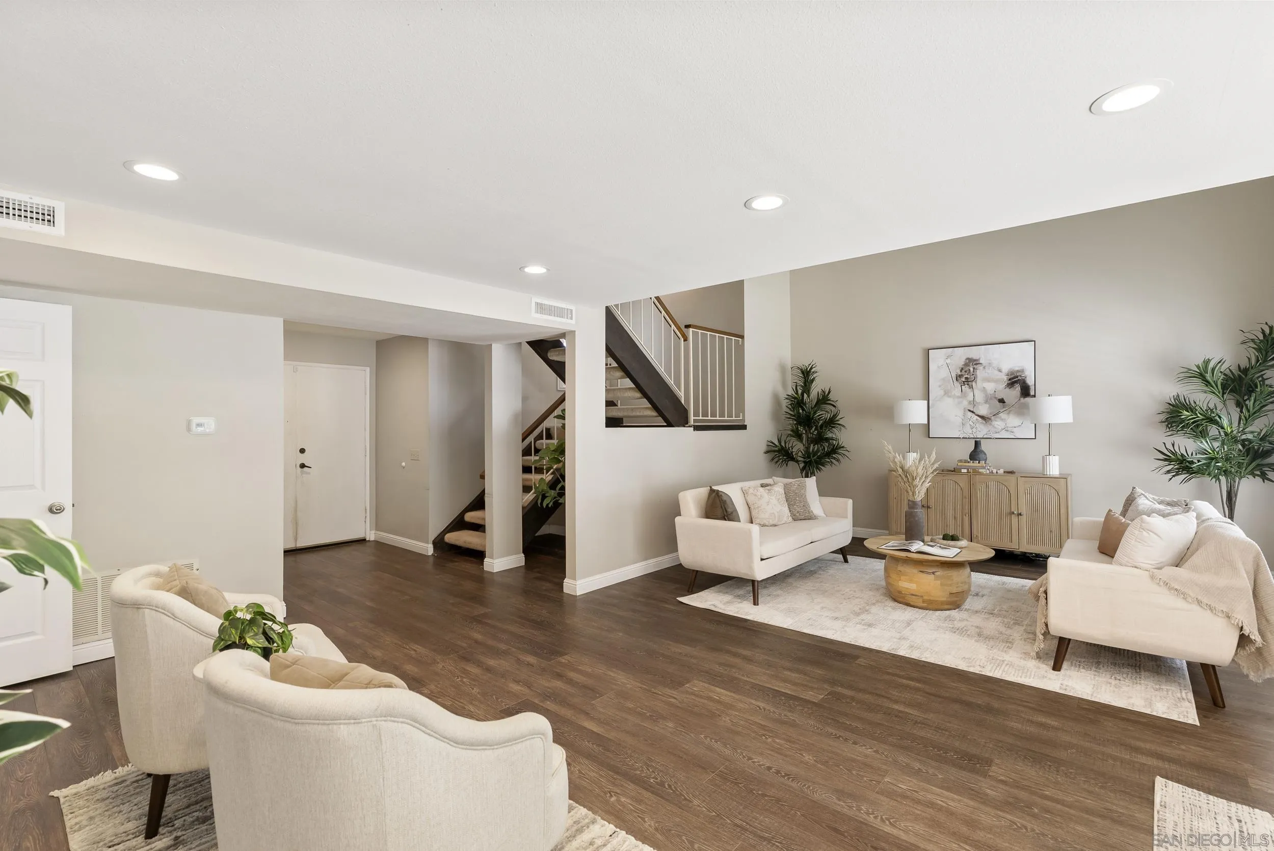 https://cdn.realtyfeed.com/cdn/127/260019568/987fc3646506b2d8eca5850341523097.webp