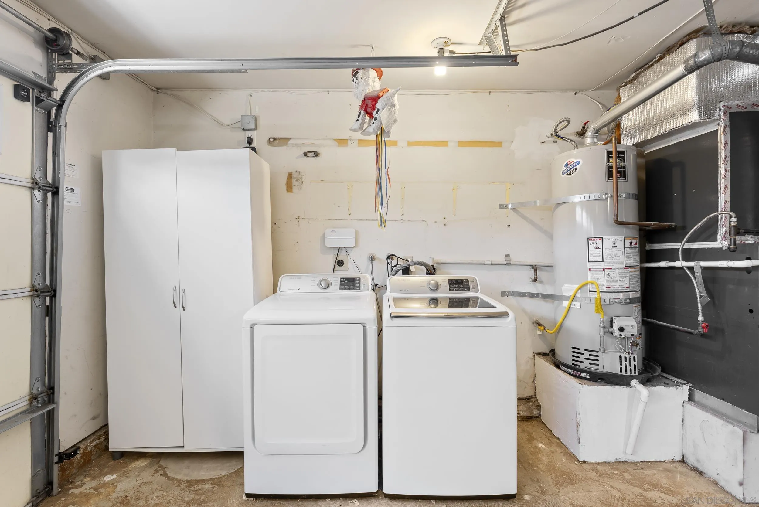 https://cdn.realtyfeed.com/cdn/127/260019568/98c2ca40f931f5c6e2e0301a7b6ed7e8.webp