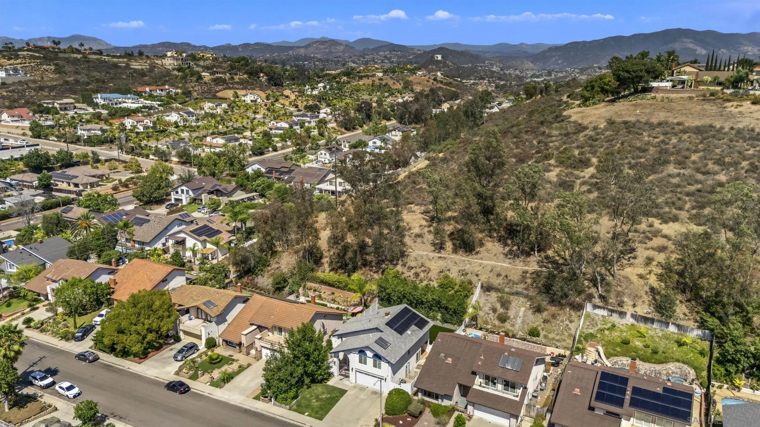 https://cdn.realtyfeed.com/cdn/127/260019568/c6b0c8f78a65424f8cbfa05741969a3a.webp