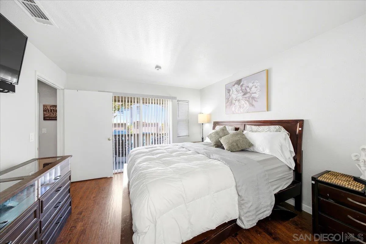 Photo #8: 260019570 Listing: Photo #8