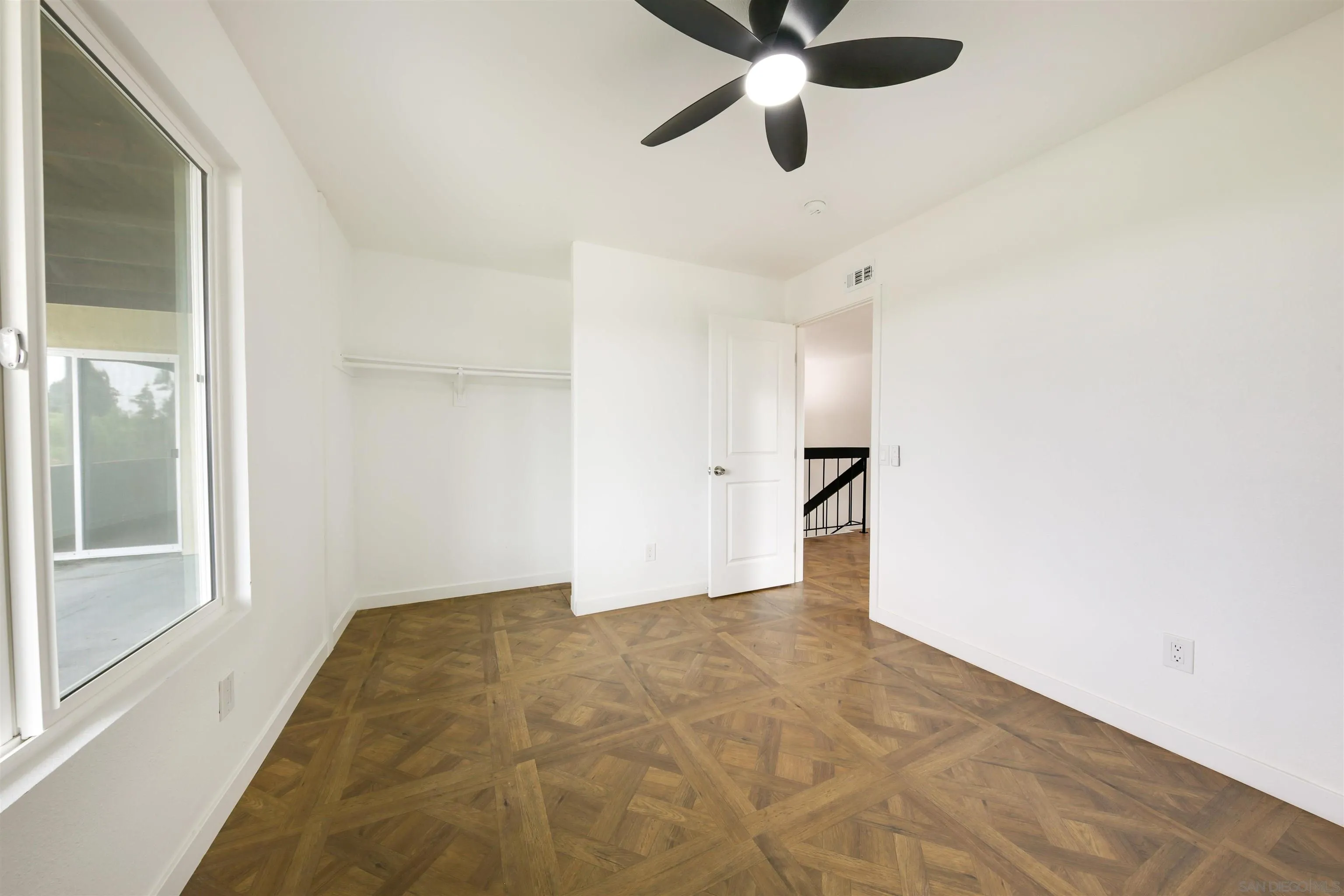 https://cdn.realtyfeed.com/cdn/127/260019572/426866a7c6d6a6425cfcd1eb14abbed1.webp