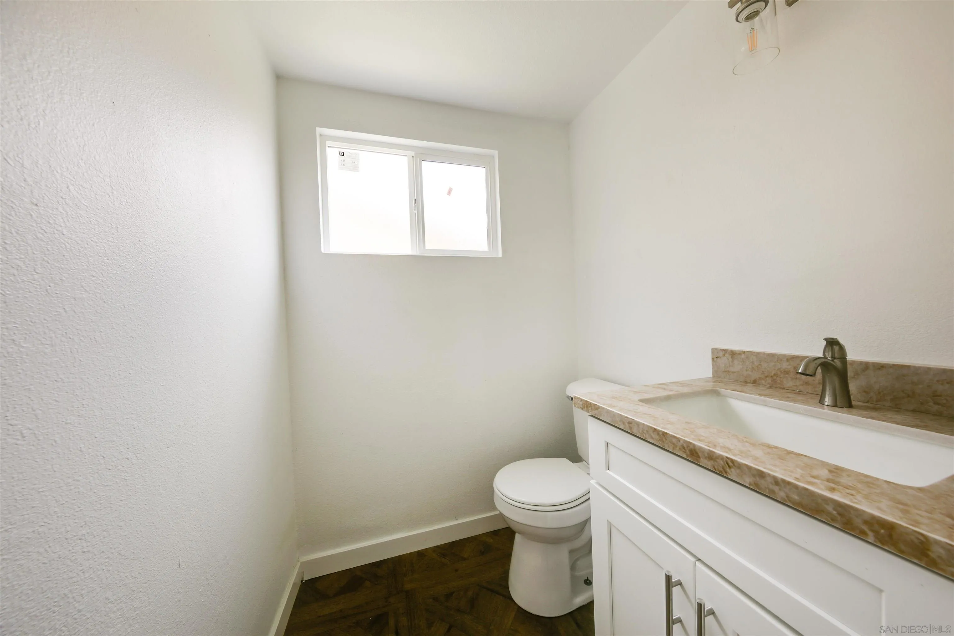 https://cdn.realtyfeed.com/cdn/127/260019572/9d32e556ecf32ae4cb9b44e440dcef10.webp