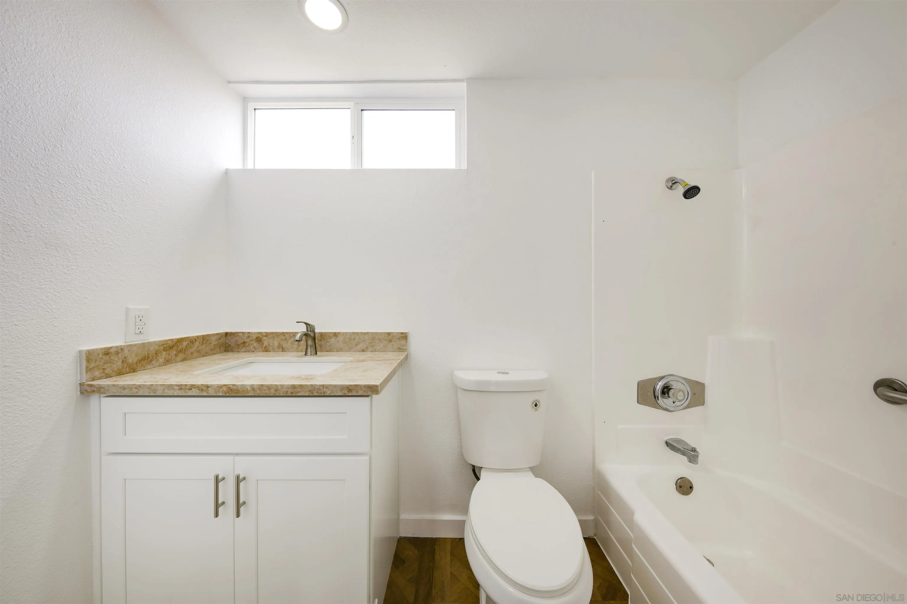 https://cdn.realtyfeed.com/cdn/127/260019572/a2ee201ba5d072bcad7d53d3dc478472.webp