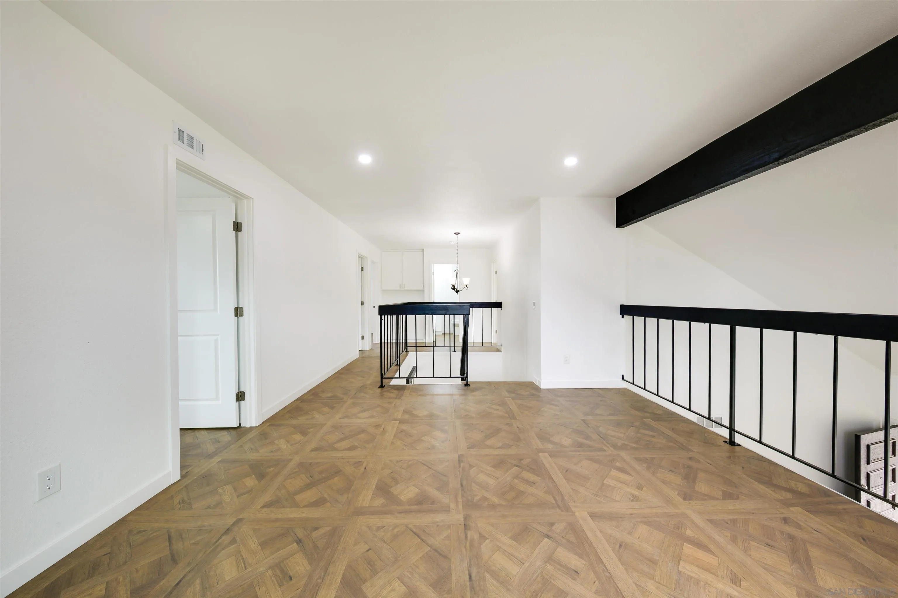 https://cdn.realtyfeed.com/cdn/127/260019572/dfc3689b847f0c4c7dfd269676b16d03.webp