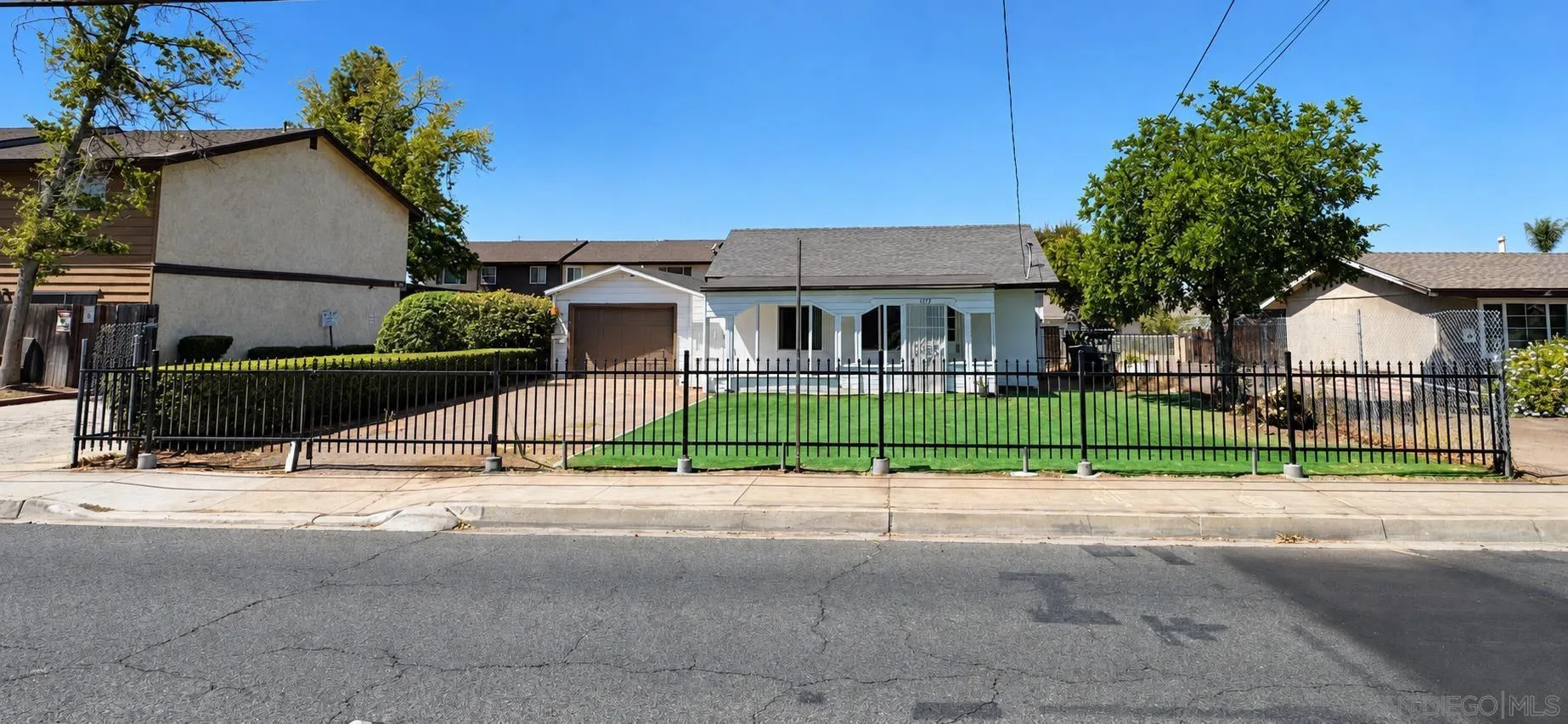 https://cdn.realtyfeed.com/cdn/127/260019573/22052855f1ca78ae802e9c39e2521ba5.webp