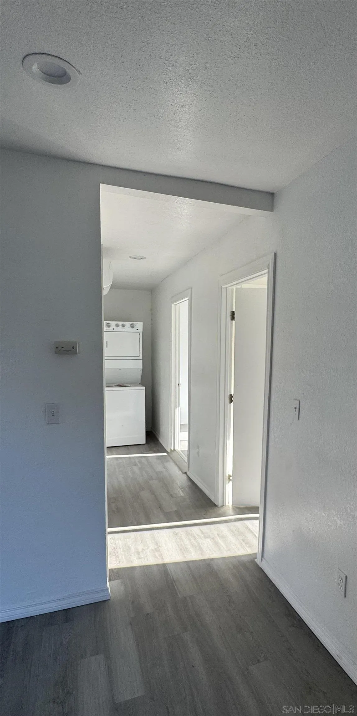 https://cdn.realtyfeed.com/cdn/127/260019573/54fdf6777e82984cdcf80eca4454f538.webp