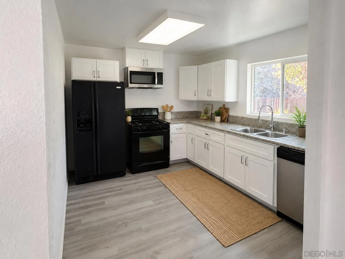 https://cdn.realtyfeed.com/cdn/127/260019573/c1387d2f1f77ccd6d560f4c65dbfdc1c.webp
