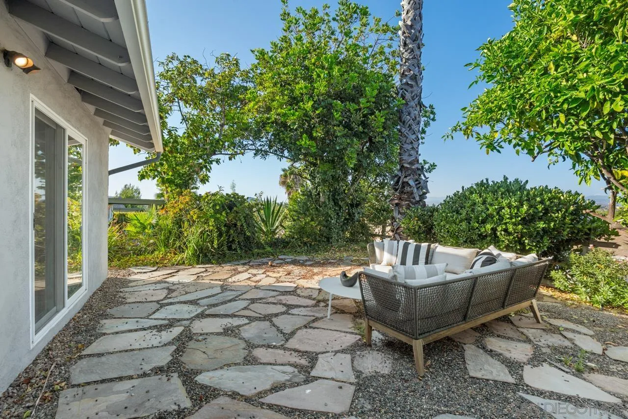 https://cdn.realtyfeed.com/cdn/127/260019574/91d7e46d210beefdfcc409173f05b6fa.webp