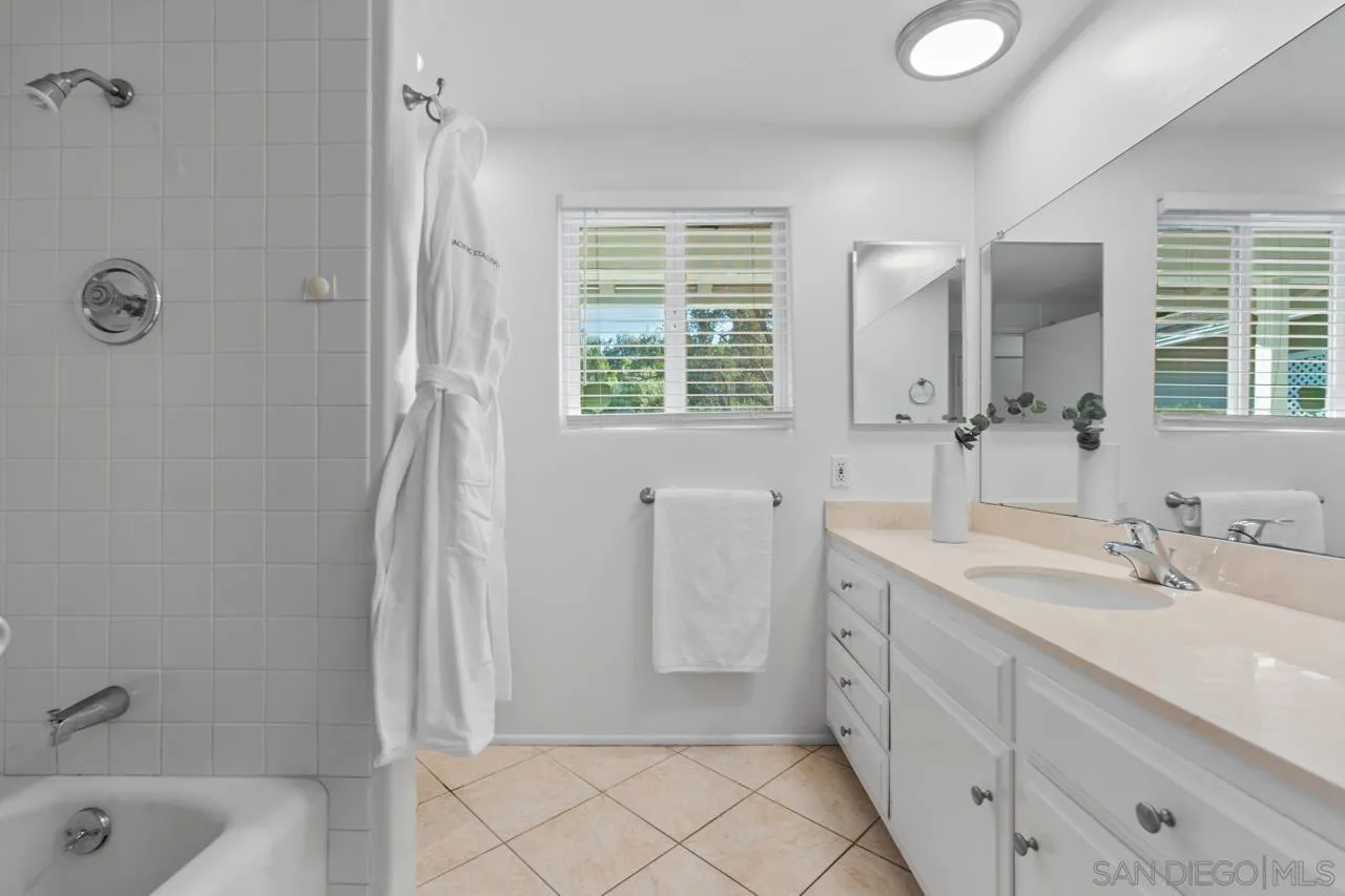 https://cdn.realtyfeed.com/cdn/127/260019574/9aaab6f4aae69019190ef21fe2946de0.webp