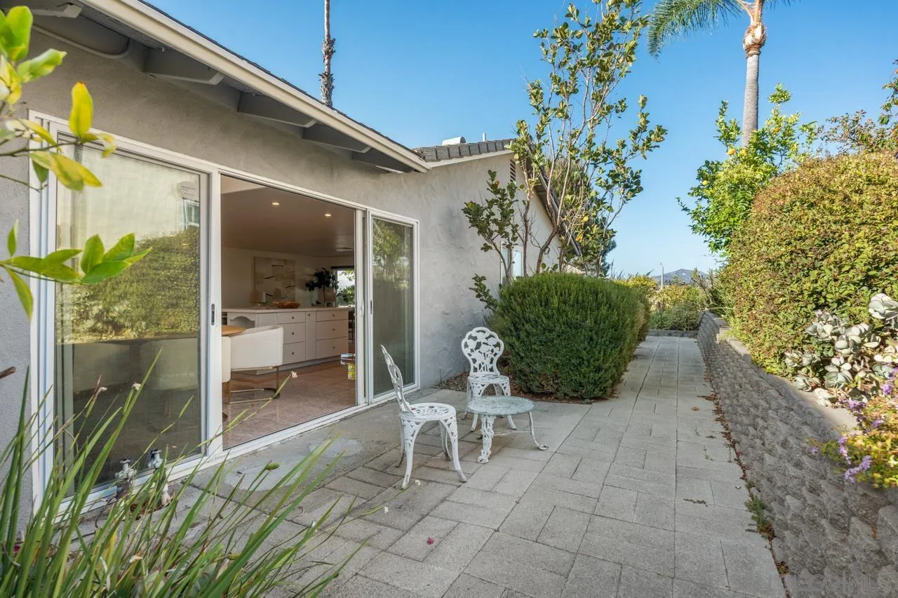 https://cdn.realtyfeed.com/cdn/127/260019574/dec2a0d189194400037522bf23f7ed72.webp