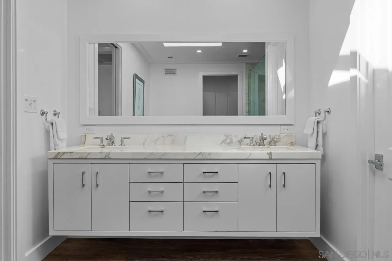 https://cdn.realtyfeed.com/cdn/127/260019575/2afb3321652996a805481a0440c8417f.webp