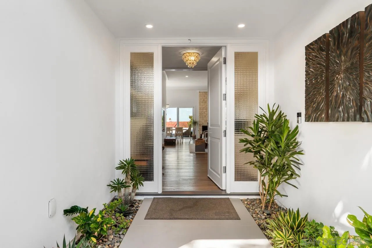 https://cdn.realtyfeed.com/cdn/127/260019575/35eaeafe38f4fb87ebf15e34b12c7b71.webp