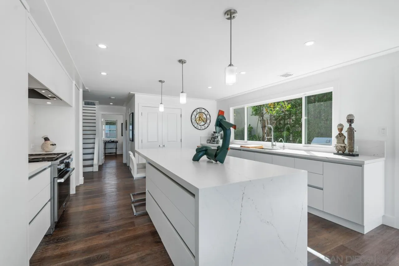 https://cdn.realtyfeed.com/cdn/127/260019575/397682739d450b63cfa24cab7d98bbde.webp
