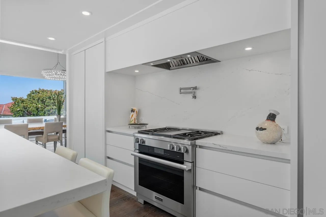 https://cdn.realtyfeed.com/cdn/127/260019575/4e0385ff96e6501bb5df33a8f7159433.webp