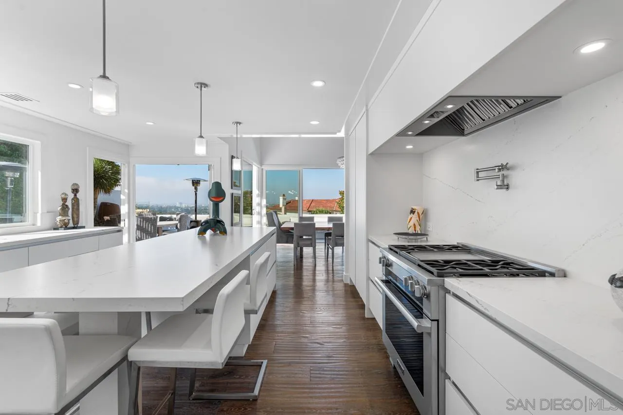 https://cdn.realtyfeed.com/cdn/127/260019575/9ecd51b64735eb889af50d4134daf660.webp