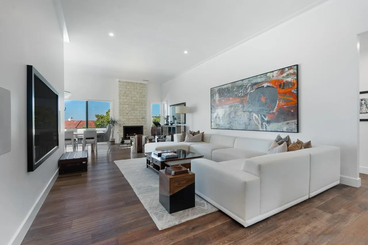 https://cdn.realtyfeed.com/cdn/127/260019575/ff734d9ef849e2dc74bc3dc41e9ab165.webp