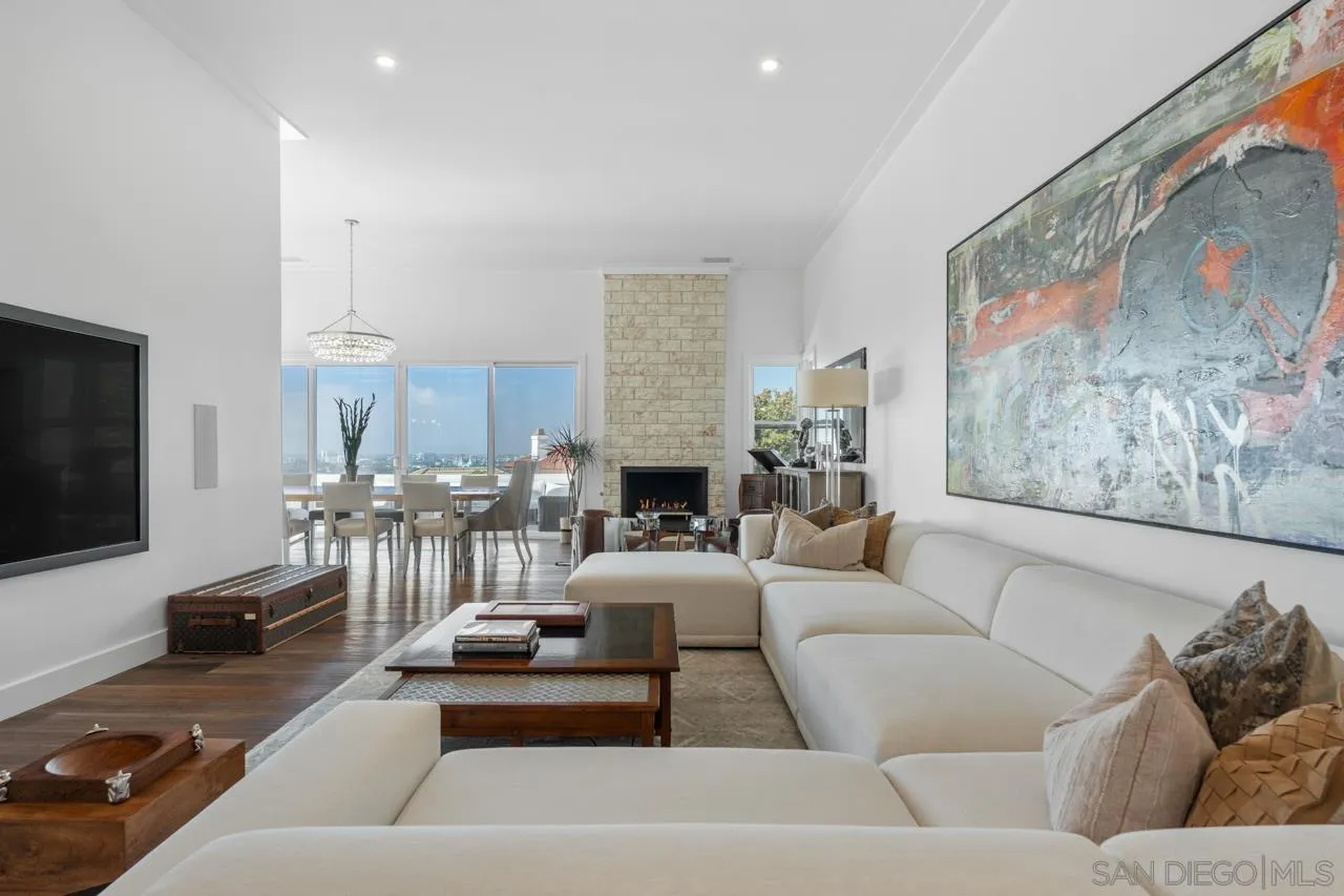 https://cdn.realtyfeed.com/cdn/127/260019575/ffc89e0ce6762d65e1515ed788634c0b.webp