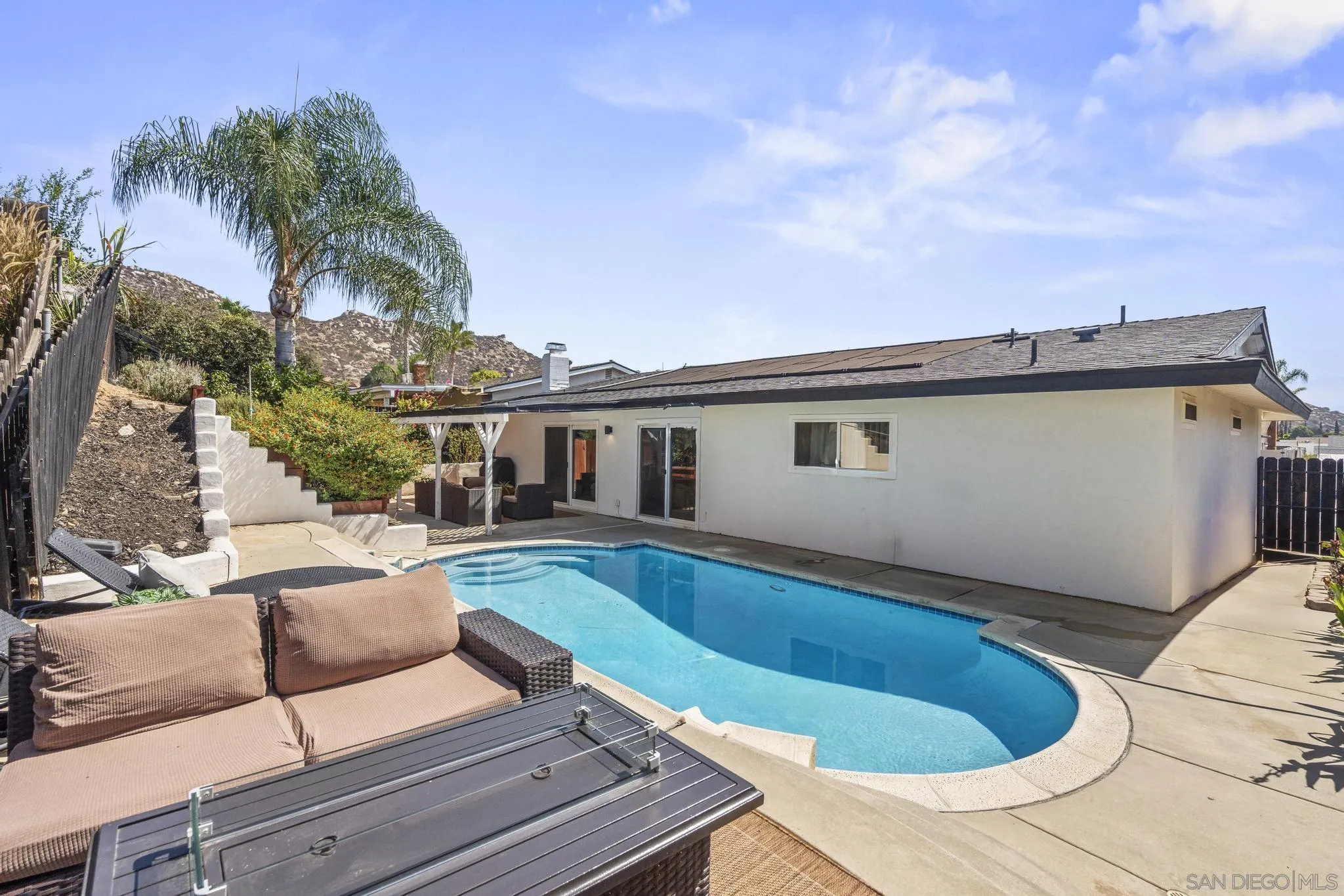 https://cdn.realtyfeed.com/cdn/127/260019576/20fa22ab927d54a33151543eeed00694.webp