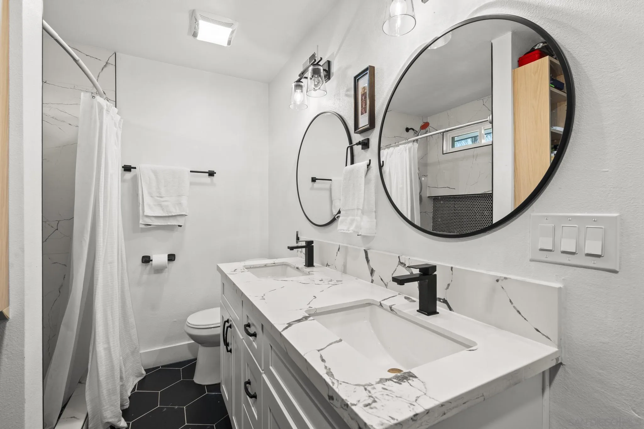 https://cdn.realtyfeed.com/cdn/127/260019576/7ada7eb818e565b4053abf5fb1bf3b91.webp