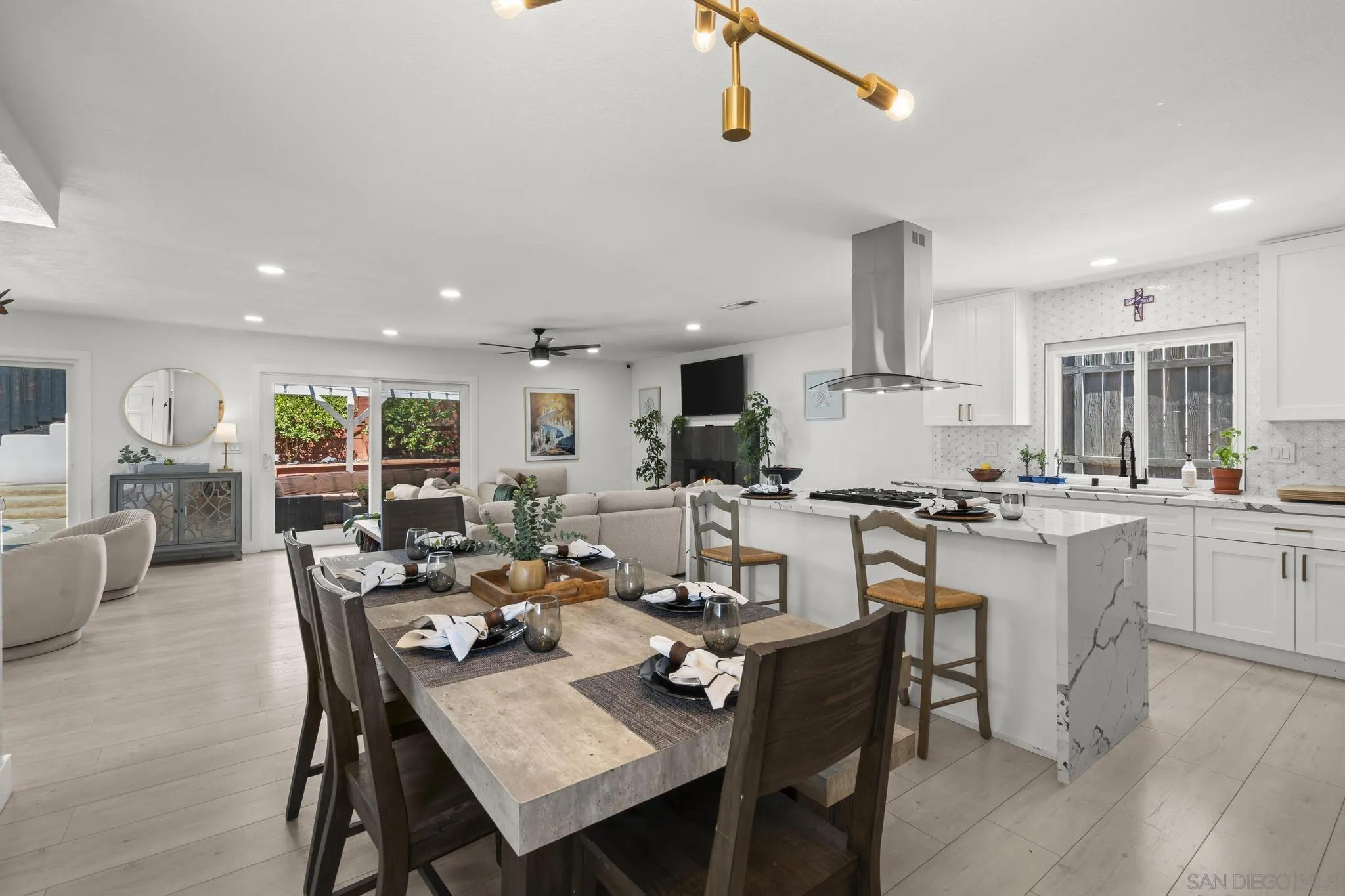 https://cdn.realtyfeed.com/cdn/127/260019576/f3178a4e13baa90adc3f61f84eae6d35.webp