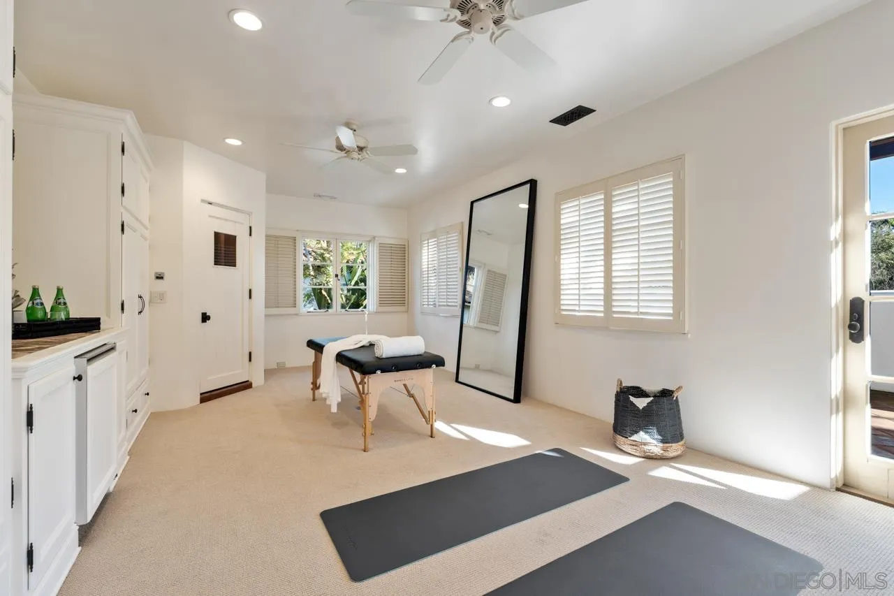 https://cdn.realtyfeed.com/cdn/127/260019577/669fa363f36fe406f6176b95a3c44d5f.webp