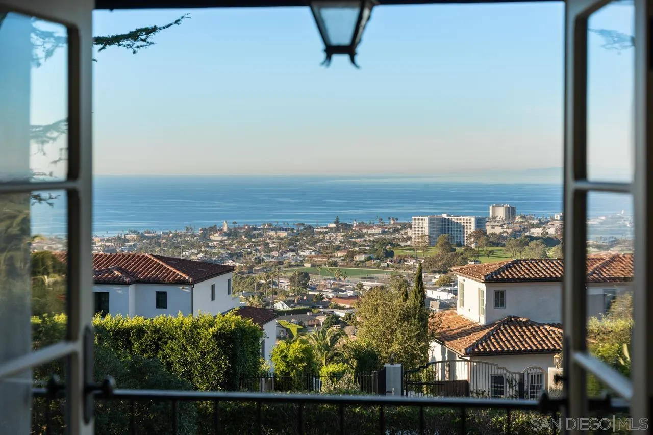 https://cdn.realtyfeed.com/cdn/127/260019577/cf3b9189e2281a9ebfe6b94f3658d191.webp